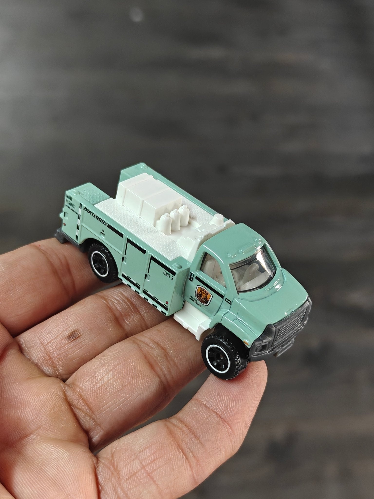 Matchbox GMC 3500 Utility Truck - Green (Uncarded - New) - Kinder Logs