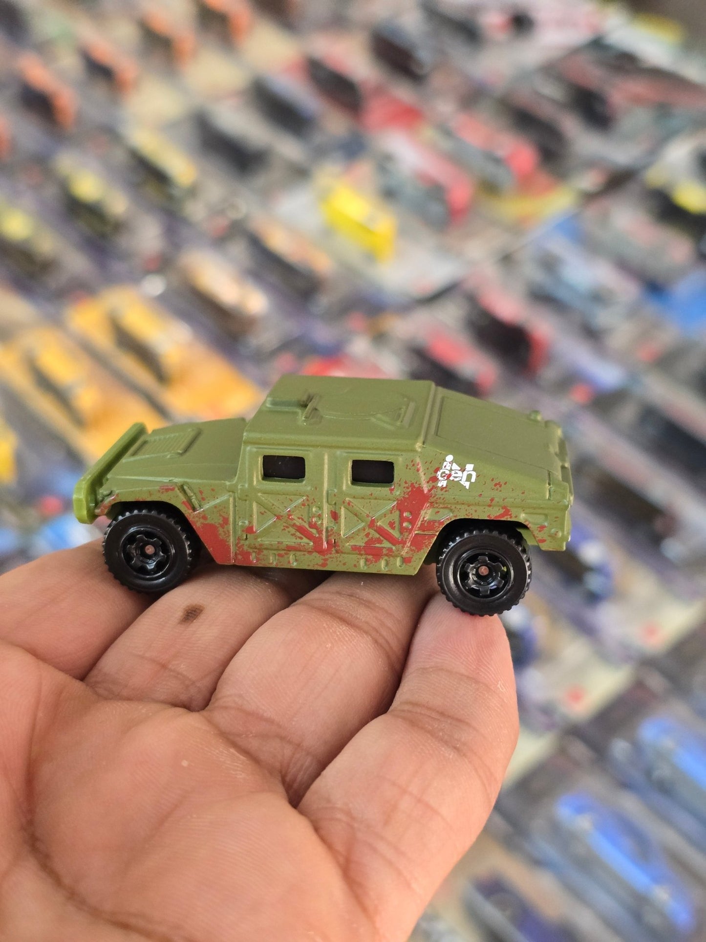 Matchbox GMC Humvee - Jurassic Park (Uncarded) - Kinder Logs