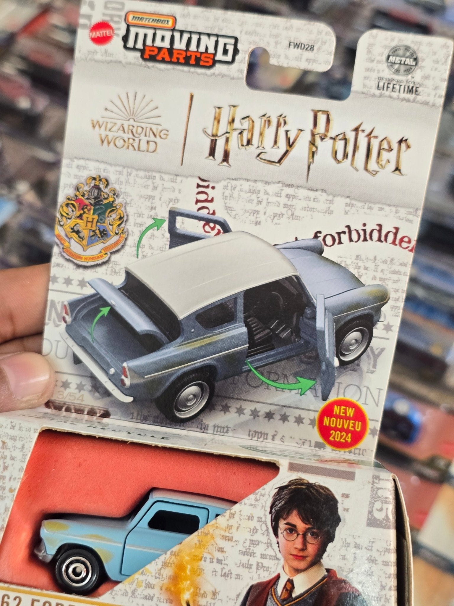 Matchbox Harry Potter Car - Moving Parts 1962 Ford Anglia (Imported) - Kinder Logs