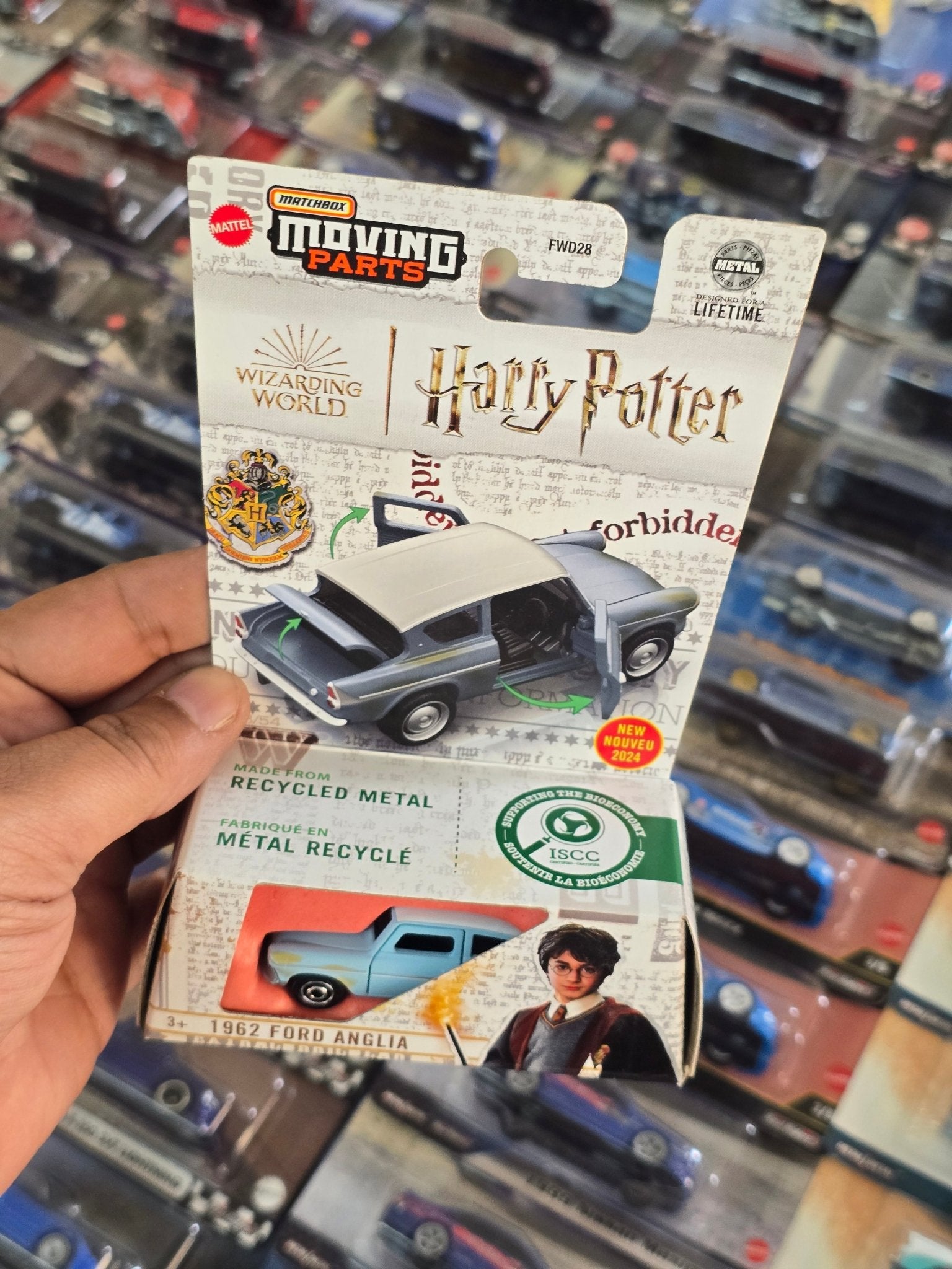 Matchbox Harry Potter Car - Moving Parts 1962 Ford Anglia (Imported) - Kinder Logs