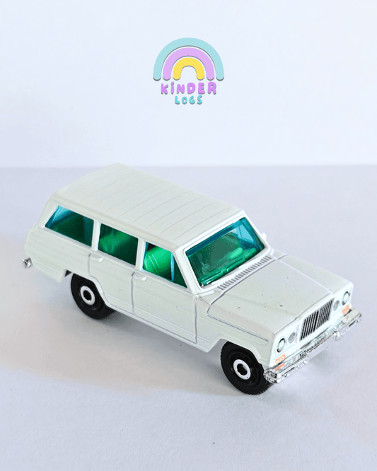 Matchbox Jeep Wagoneer - Minor Paint Issue (Uncarded) - Kinder Logs