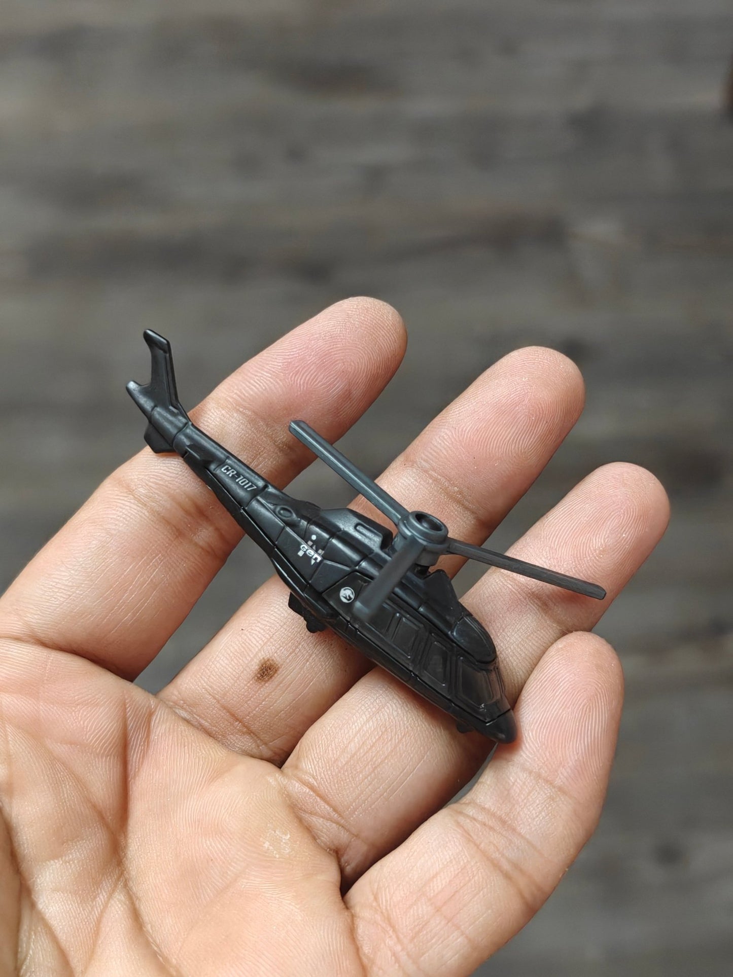 Matchbox Jurassic World Rebirth Helicopter CR - 1017 (Uncarded - New) - Kinder Logs