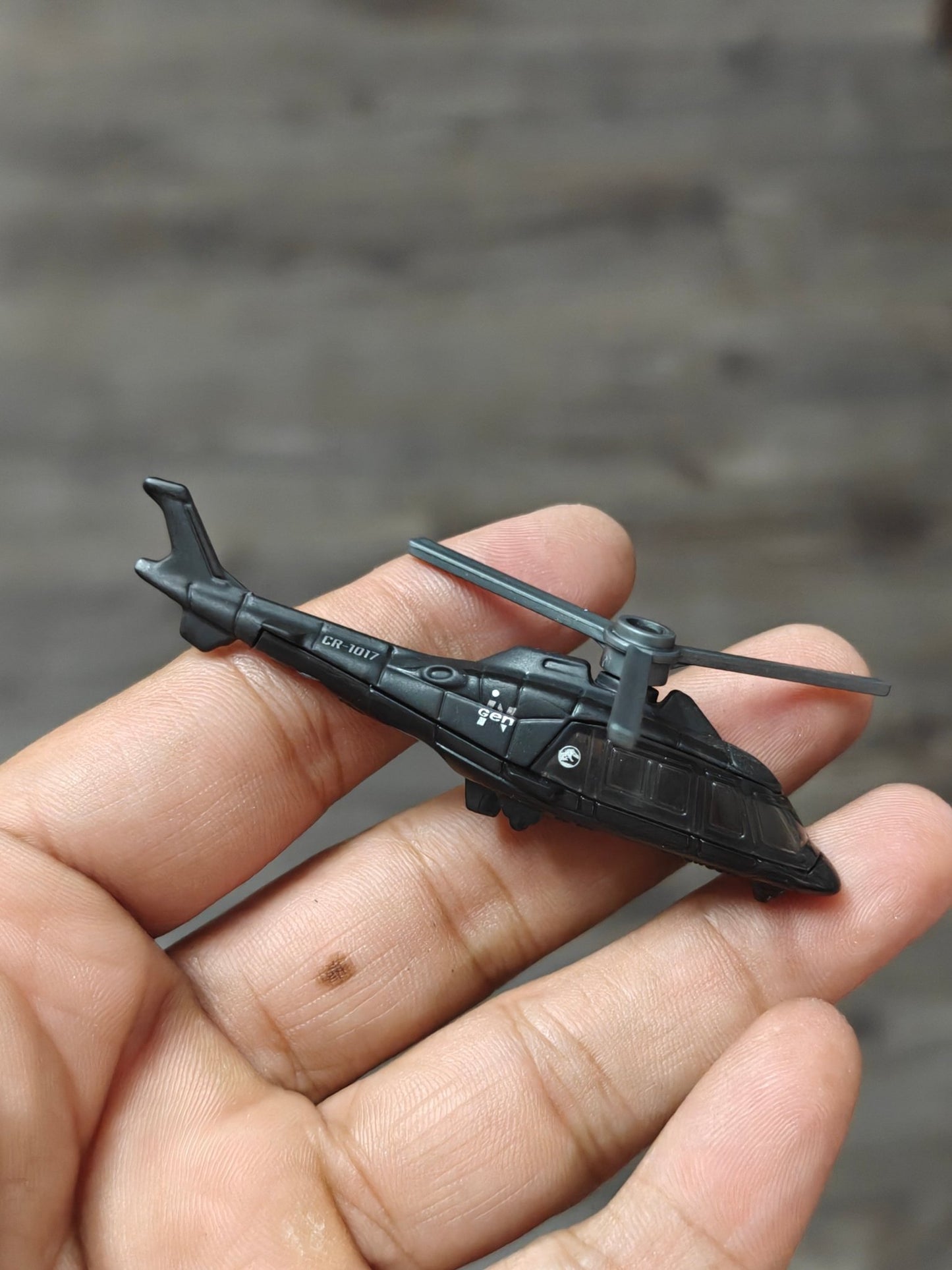 Matchbox Jurassic World Rebirth Helicopter CR - 1017 (Uncarded - New) - Kinder Logs