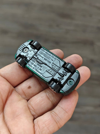 Matchbox Mazda RX8 - Green (Uncarded - New) - Kinder Logs