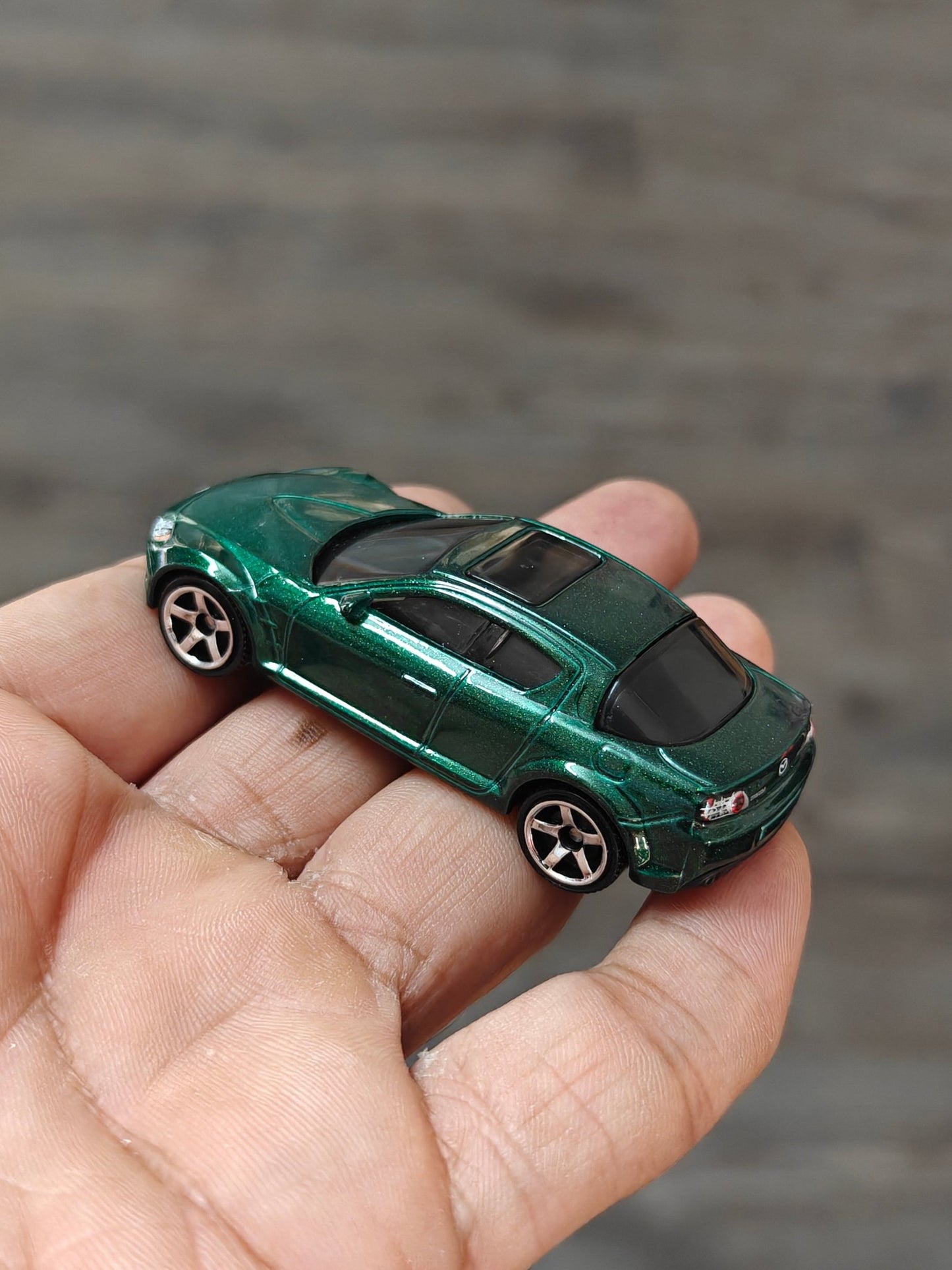 Matchbox Mazda RX8 - Green (Uncarded - New) - Kinder Logs