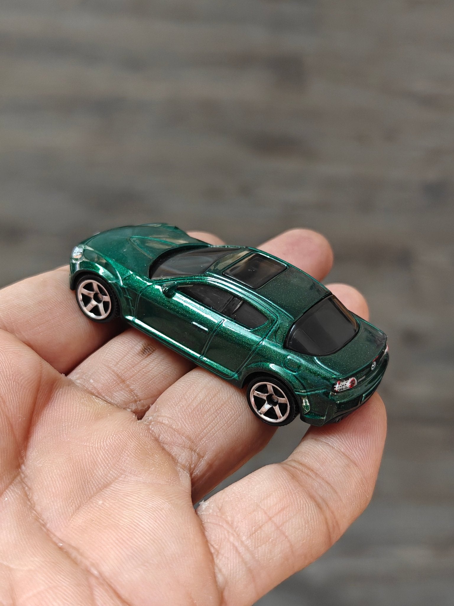 Matchbox Mazda RX8 - Green (Uncarded - New) - Kinder Logs