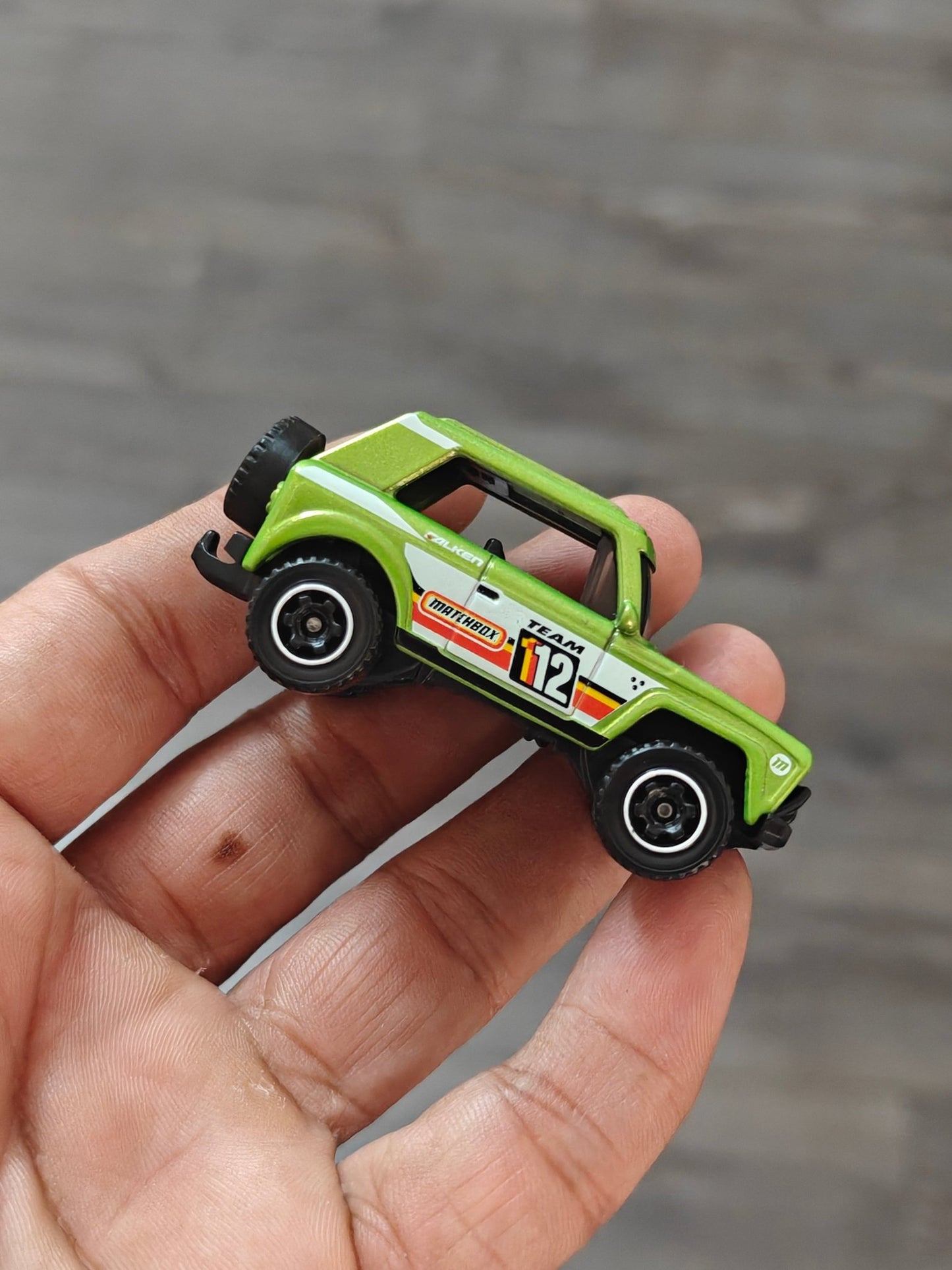 Matchbox MBX Field Car - Green (Uncarded - New) - Kinder Logs