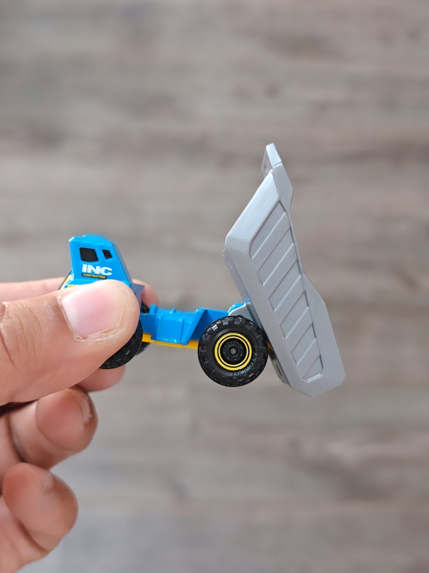 Matchbox MBX Turf Hauler II - Blue (Uncarded) - Kinder Logs