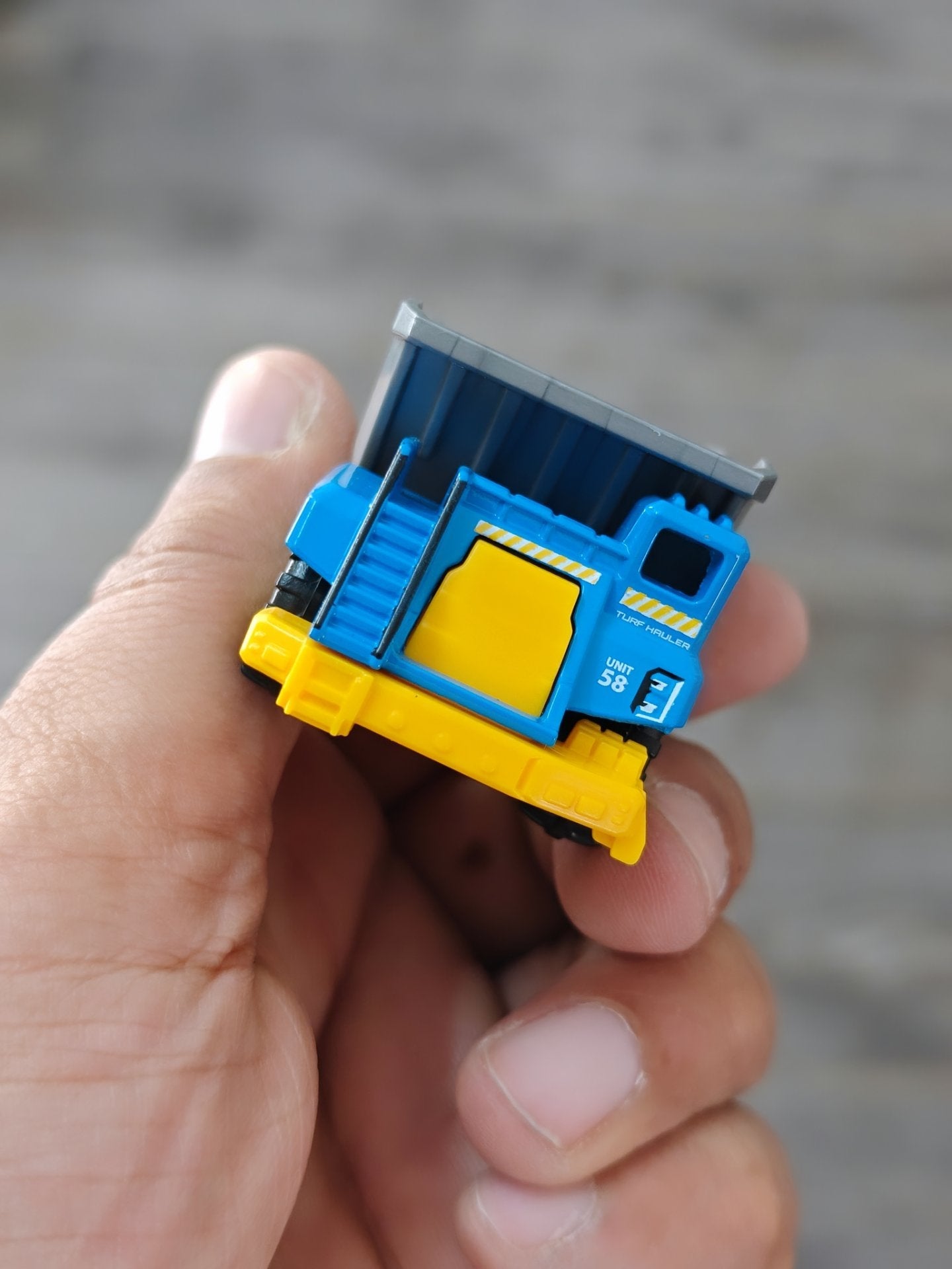 Matchbox MBX Turf Hauler II - Blue (Uncarded) - Kinder Logs