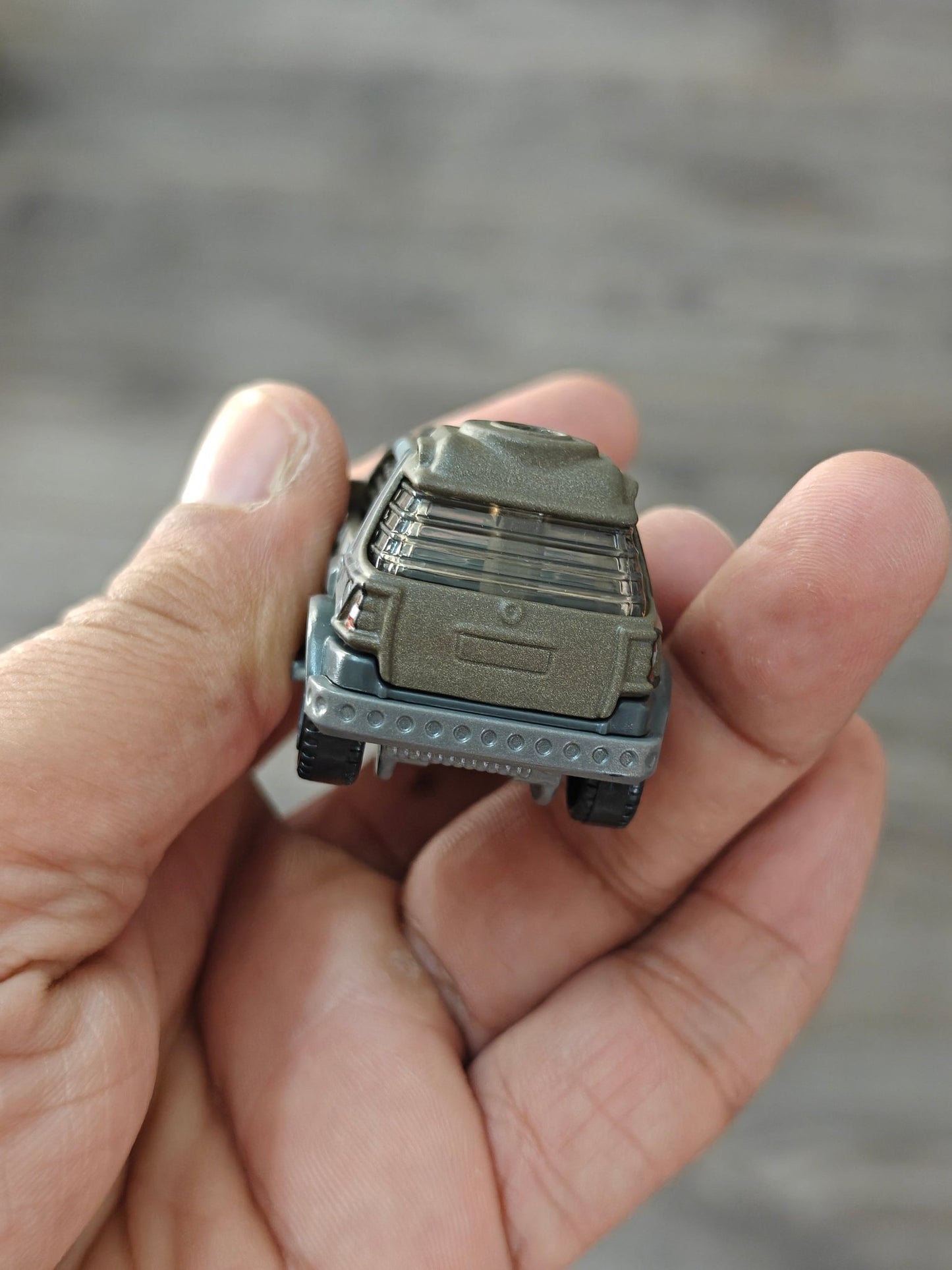 Matchbox Mercedes - Benz ML 320 - Jurassic World Rebirth (Uncarded) - Kinder Logs