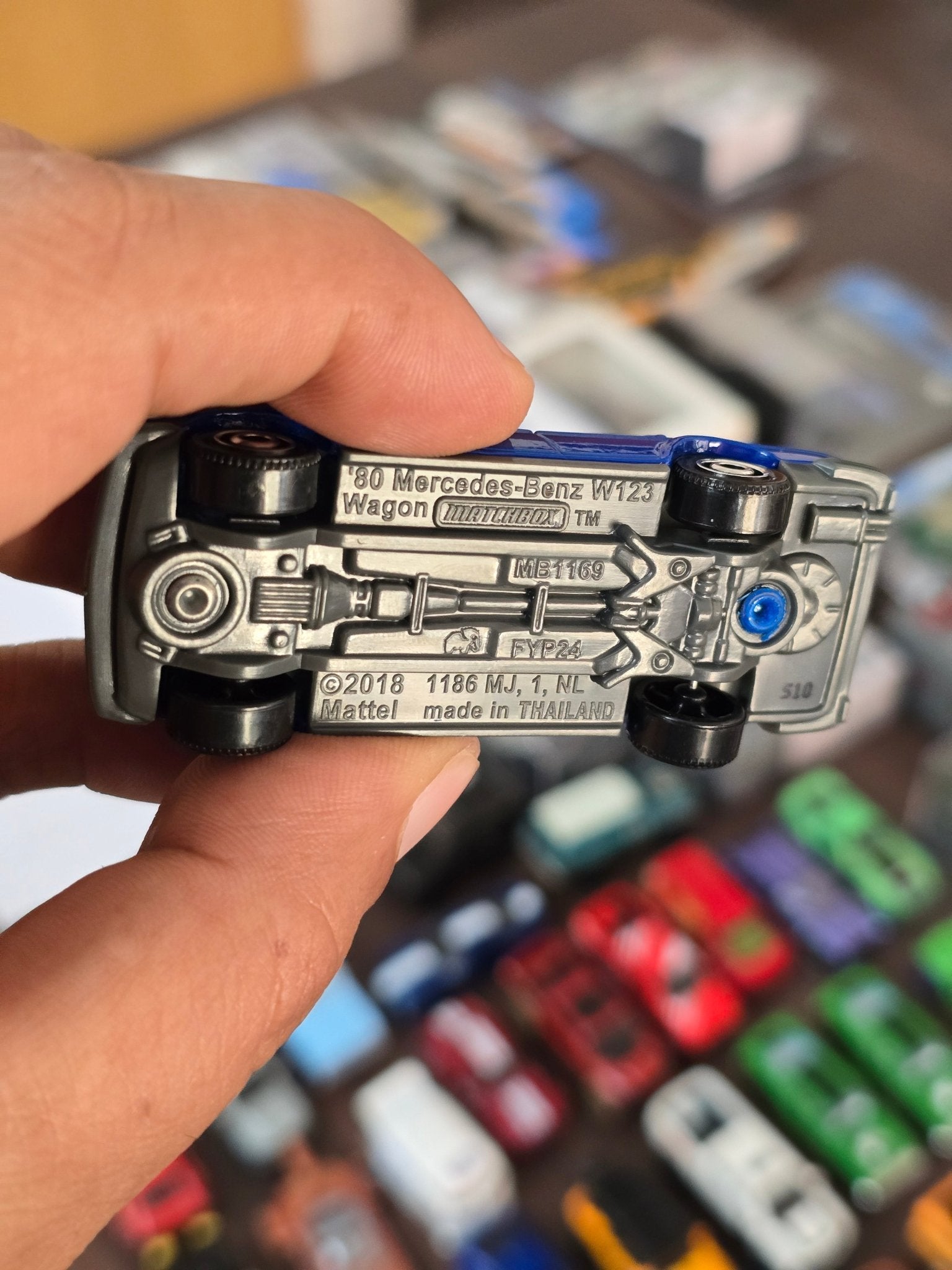 Matchbox Mercedes - Benz S123 Wagon - Blue (Uncarded - New) - Kinder Logs