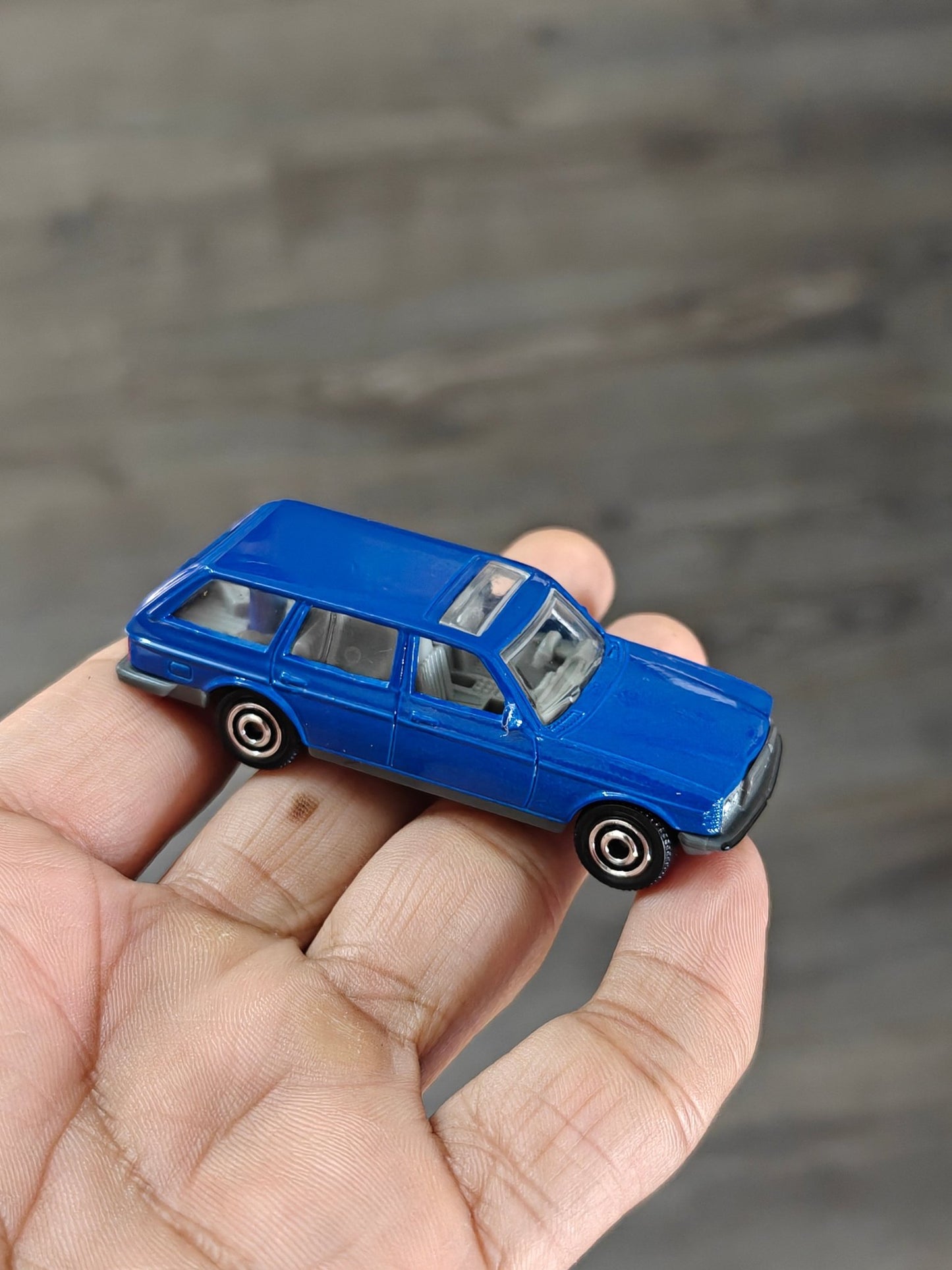 Matchbox Mercedes - Benz S123 Wagon - Blue (Uncarded - New) - Kinder Logs