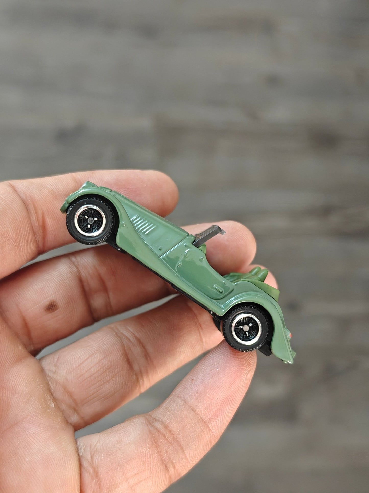 Matchbox Morgan Plus Four - Green (Uncarded - New) - Kinder Logs