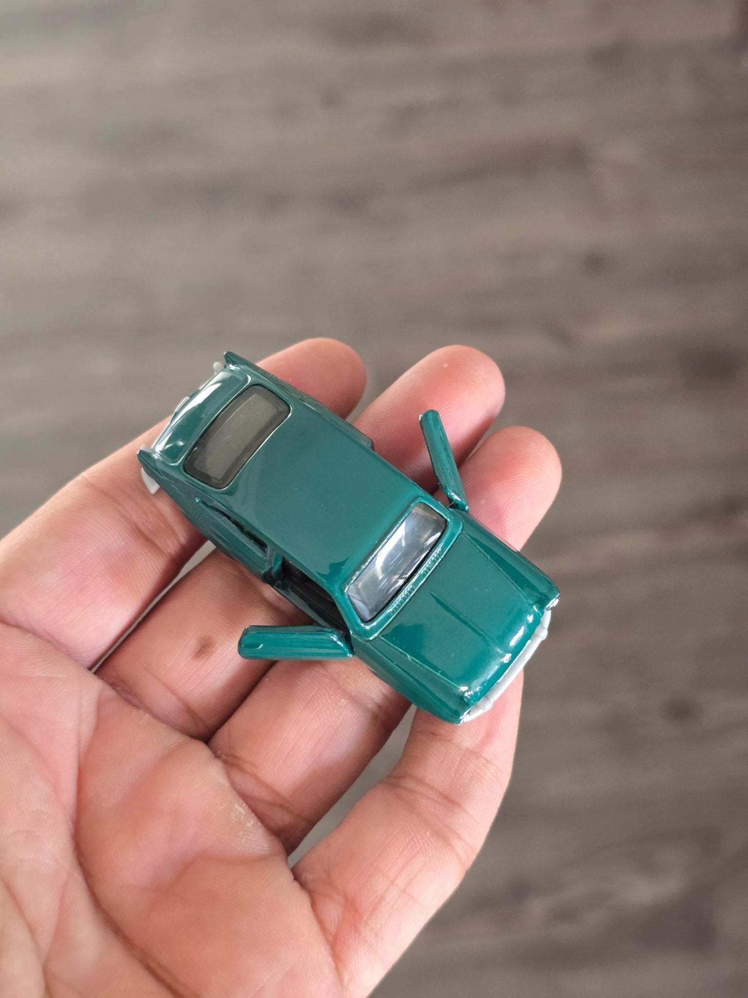 Matchbox Moving Parts 1965 Volkswagen Type 3 Fastback - Green (Uncarded - New) - Kinder Logs