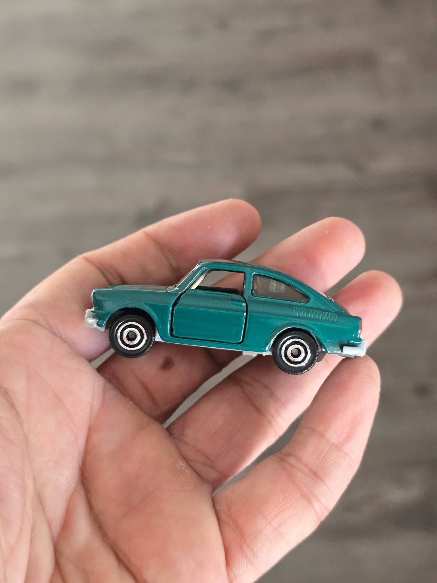 Matchbox Moving Parts 1965 Volkswagen Type 3 Fastback - Green (Uncarded - New) - Kinder Logs