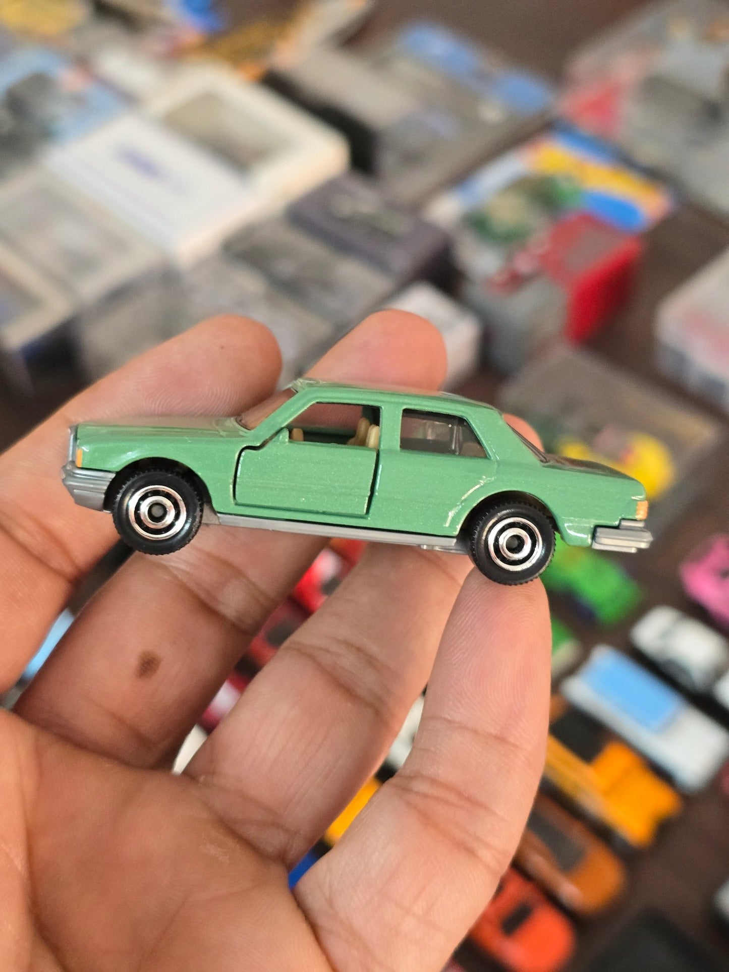 Matchbox Moving Parts 1980 Mercedes - Benz 450 SEL - Green (Uncarded - New) - Kinder Logs