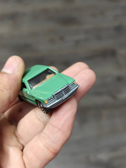 Matchbox Moving Parts 1980 Mercedes - Benz 450 SEL - Green (Uncarded - New) - Kinder Logs