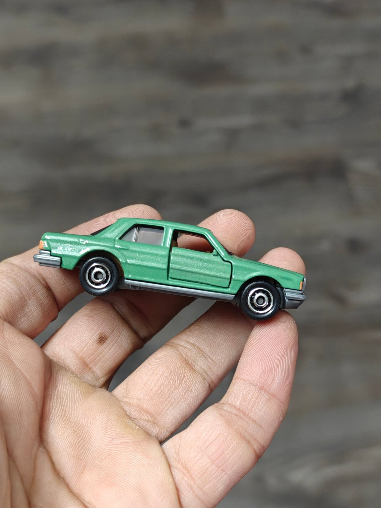 Matchbox Moving Parts 1980 Mercedes - Benz 450 SEL - Green (Uncarded - New) - Kinder Logs