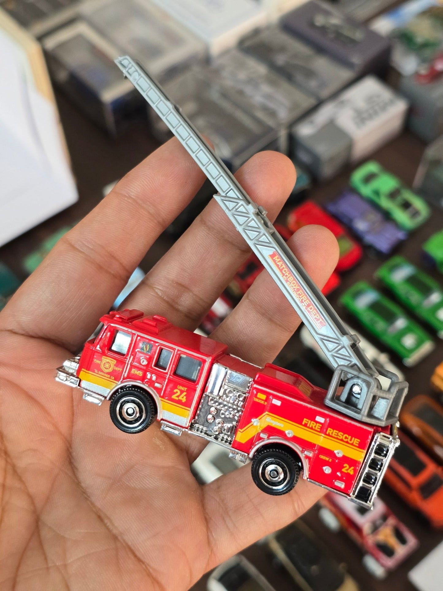 Matchbox Moving Parts Seagrave Fire Truck - Red (Uncarded - New) - Kinder Logs