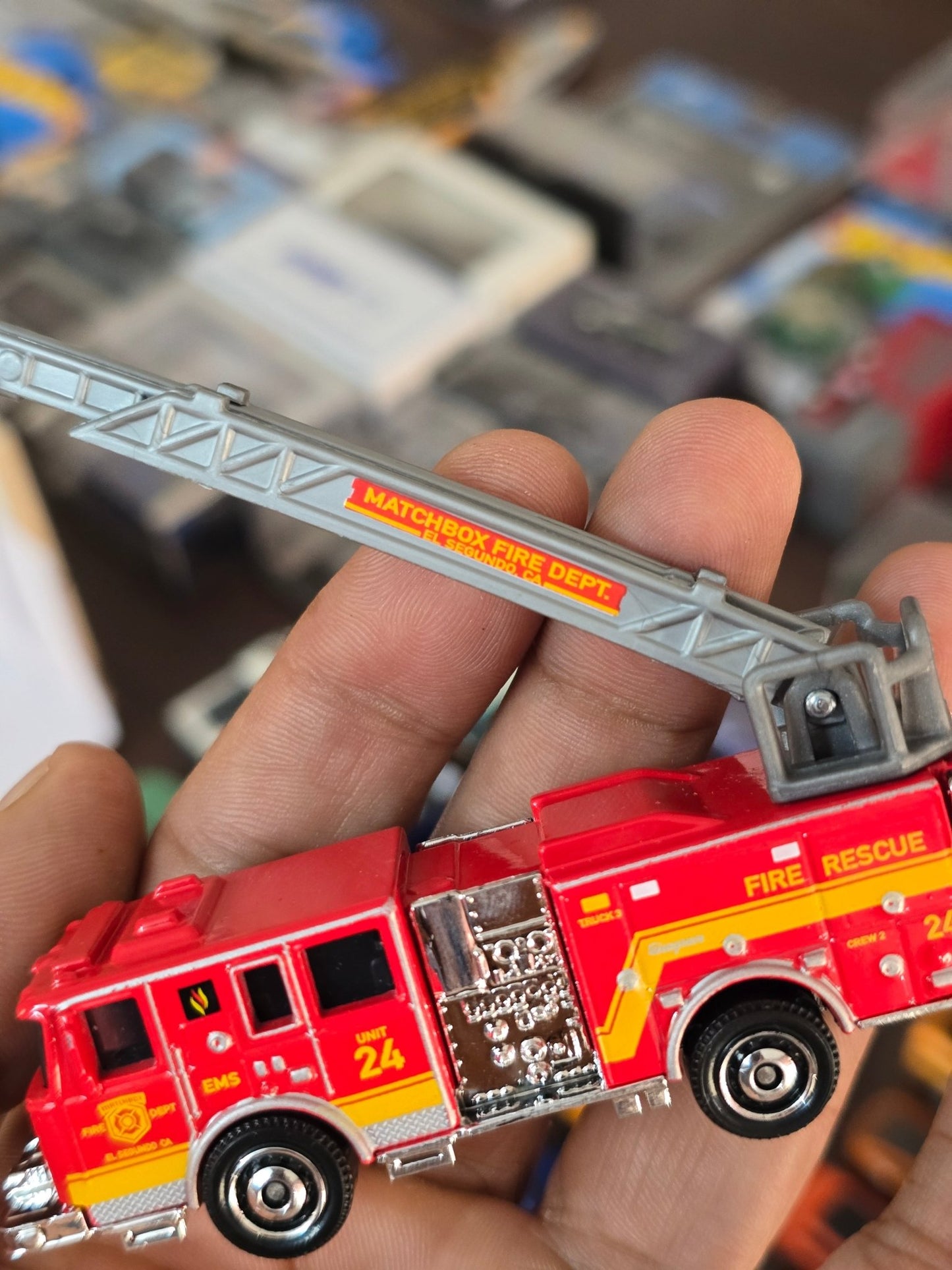 Matchbox Moving Parts Seagrave Fire Truck - Red (Uncarded - New) - Kinder Logs