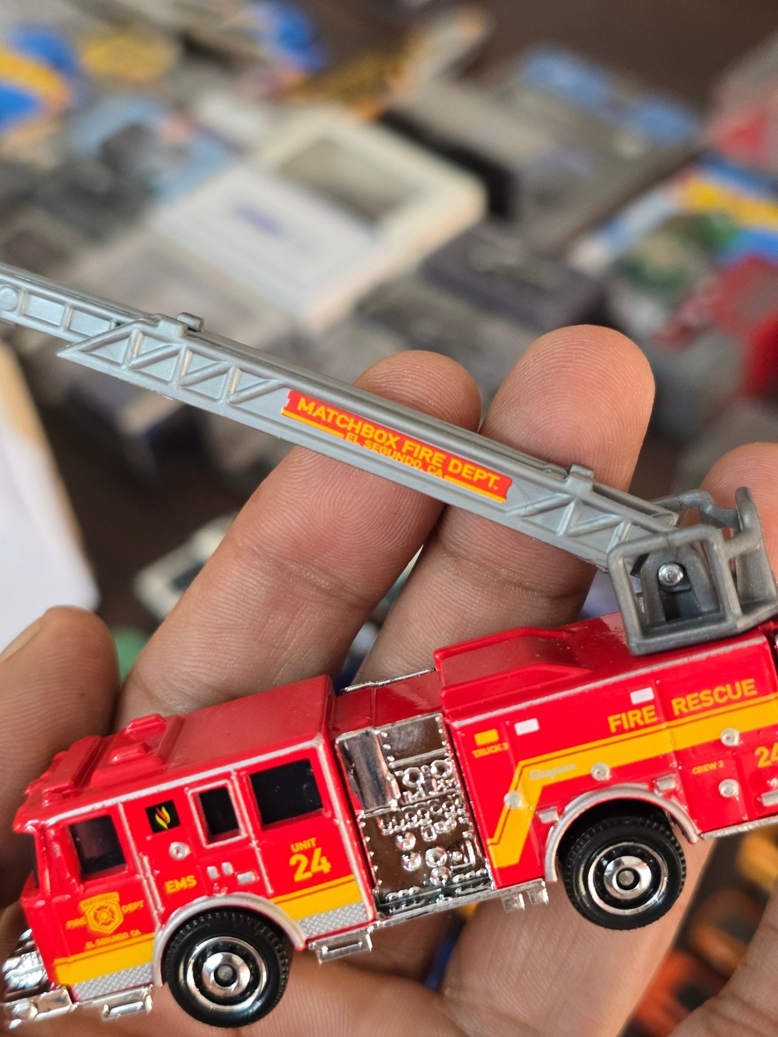 Matchbox Moving Parts Seagrave Fire Truck - Red (Uncarded - New) - Kinder Logs