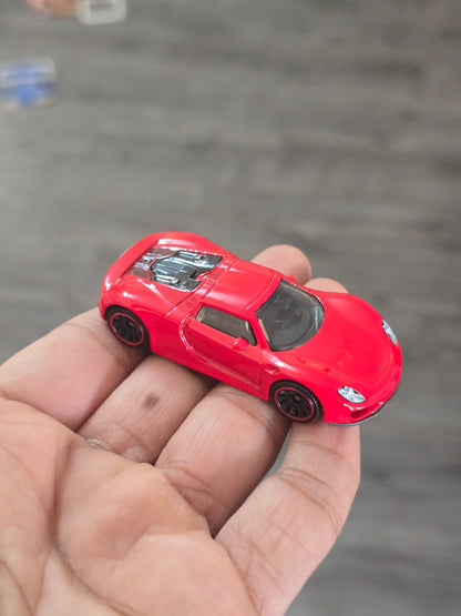 Matchbox Porsche 918 Spyder - Red (Uncarded - New) - Kinder Logs