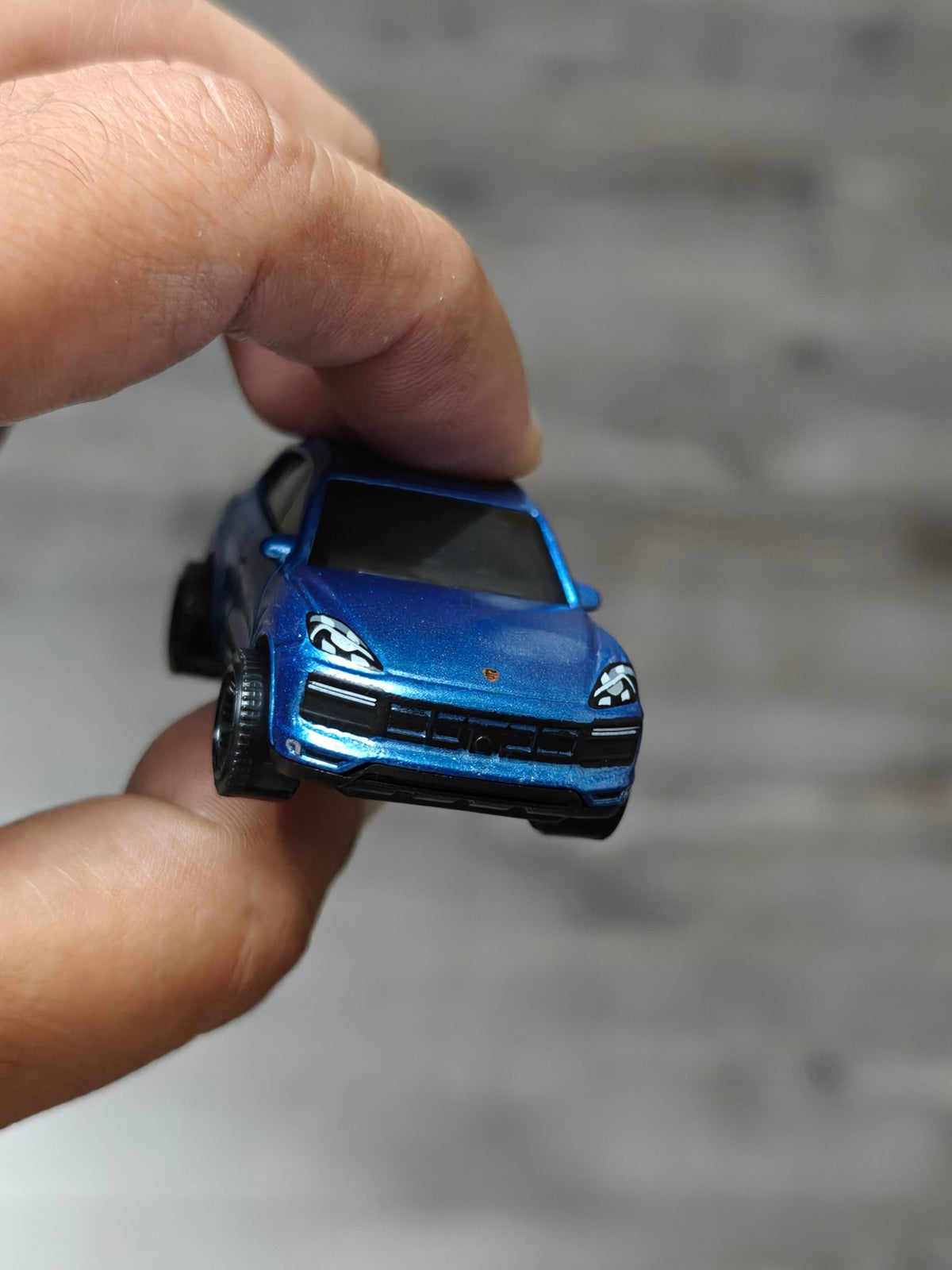 Matchbox Porsche Cayenne Turbo (Uncarded) - Kinder Logs