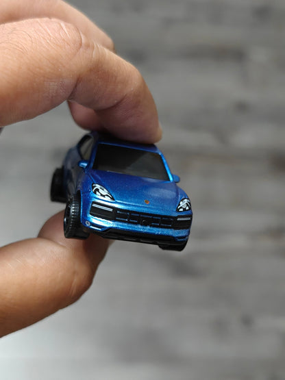 Matchbox Porsche Cayenne Turbo (Uncarded) - Kinder Logs
