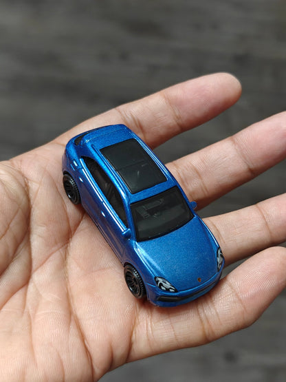 Matchbox Porsche Cayenne Turbo (Uncarded) - Kinder Logs