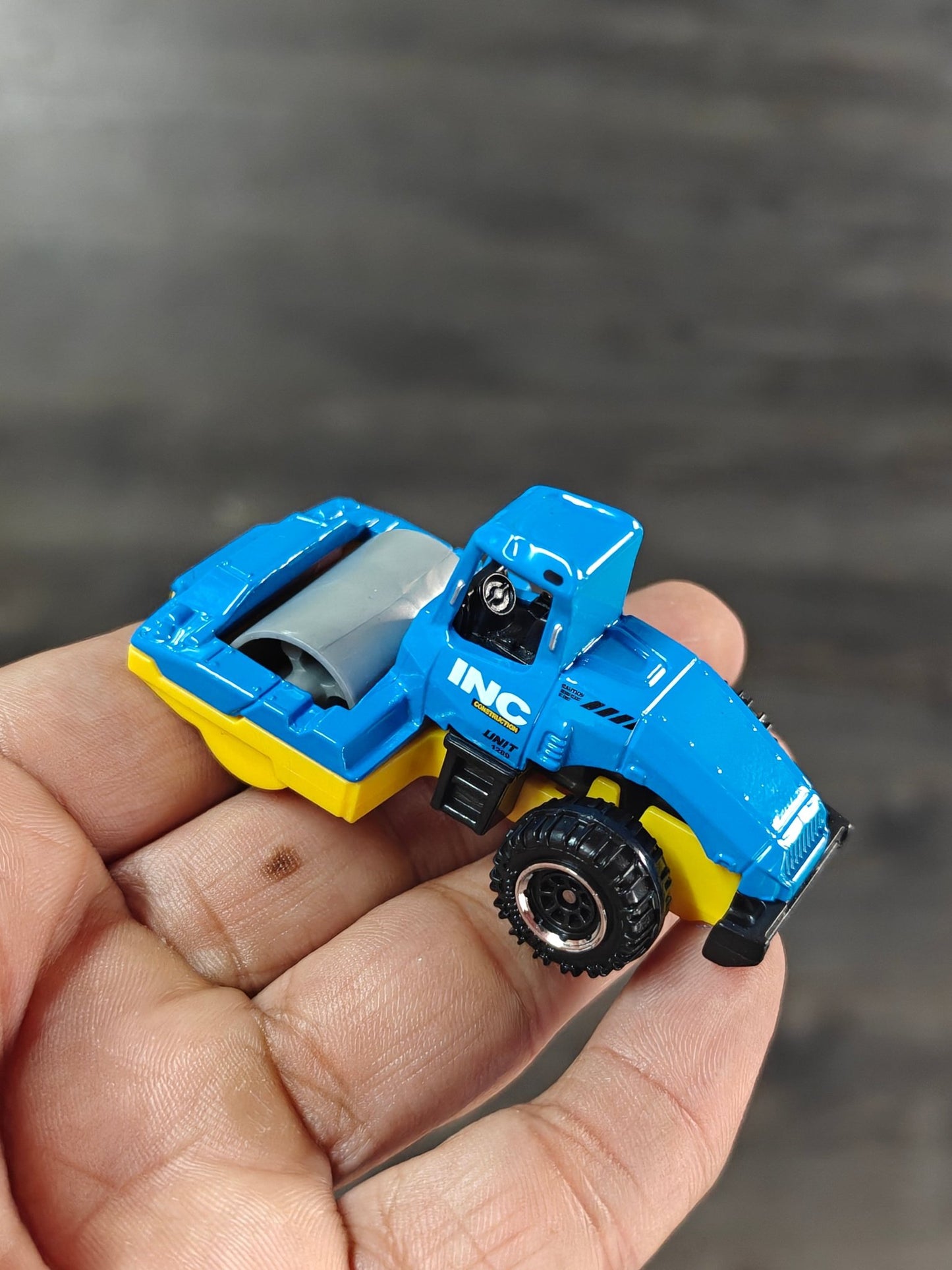 Matchbox Road Roller - Blue (Uncarded - New) - Kinder Logs