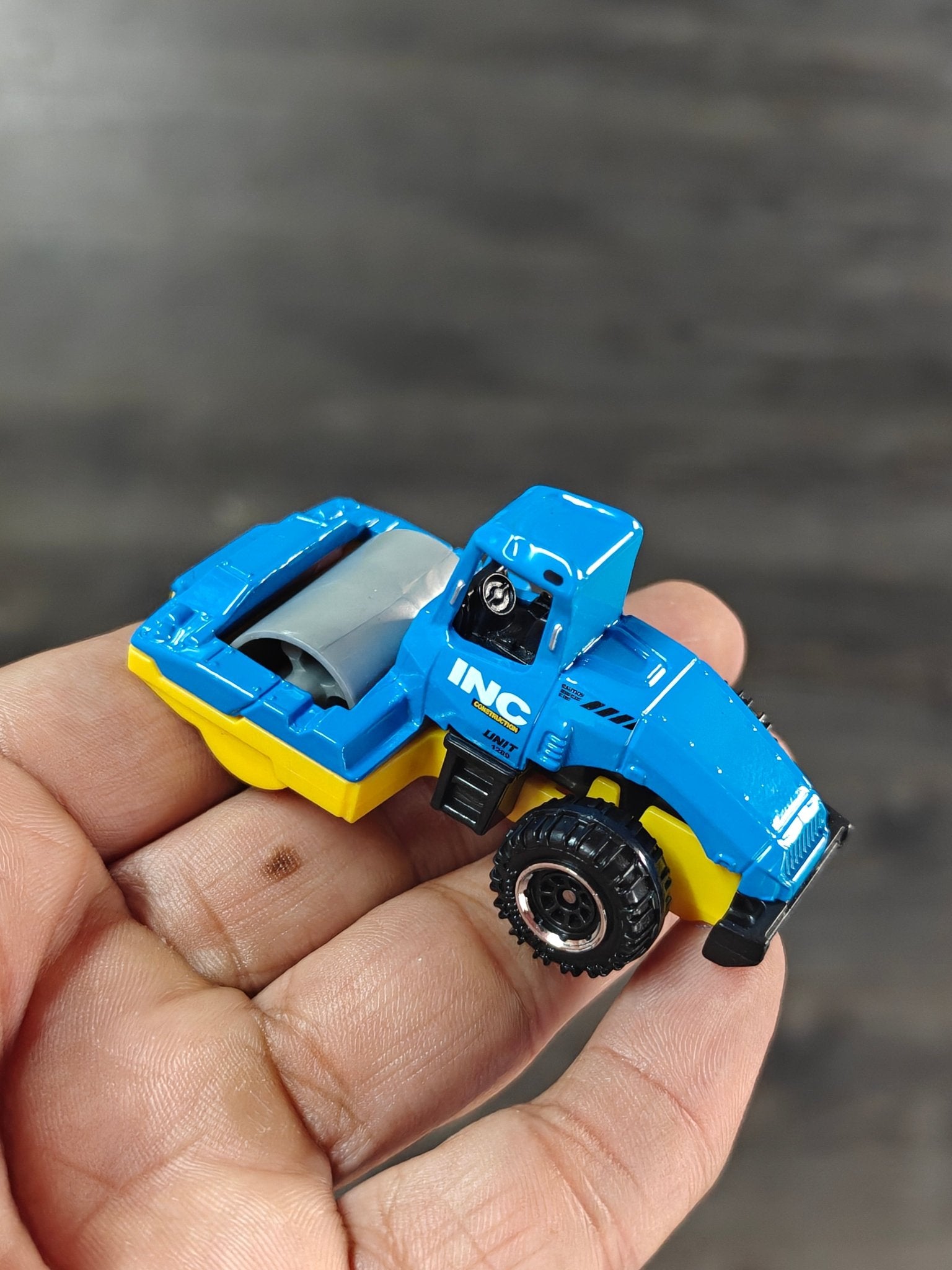 Matchbox Road Roller - Blue (Uncarded - New) - Kinder Logs
