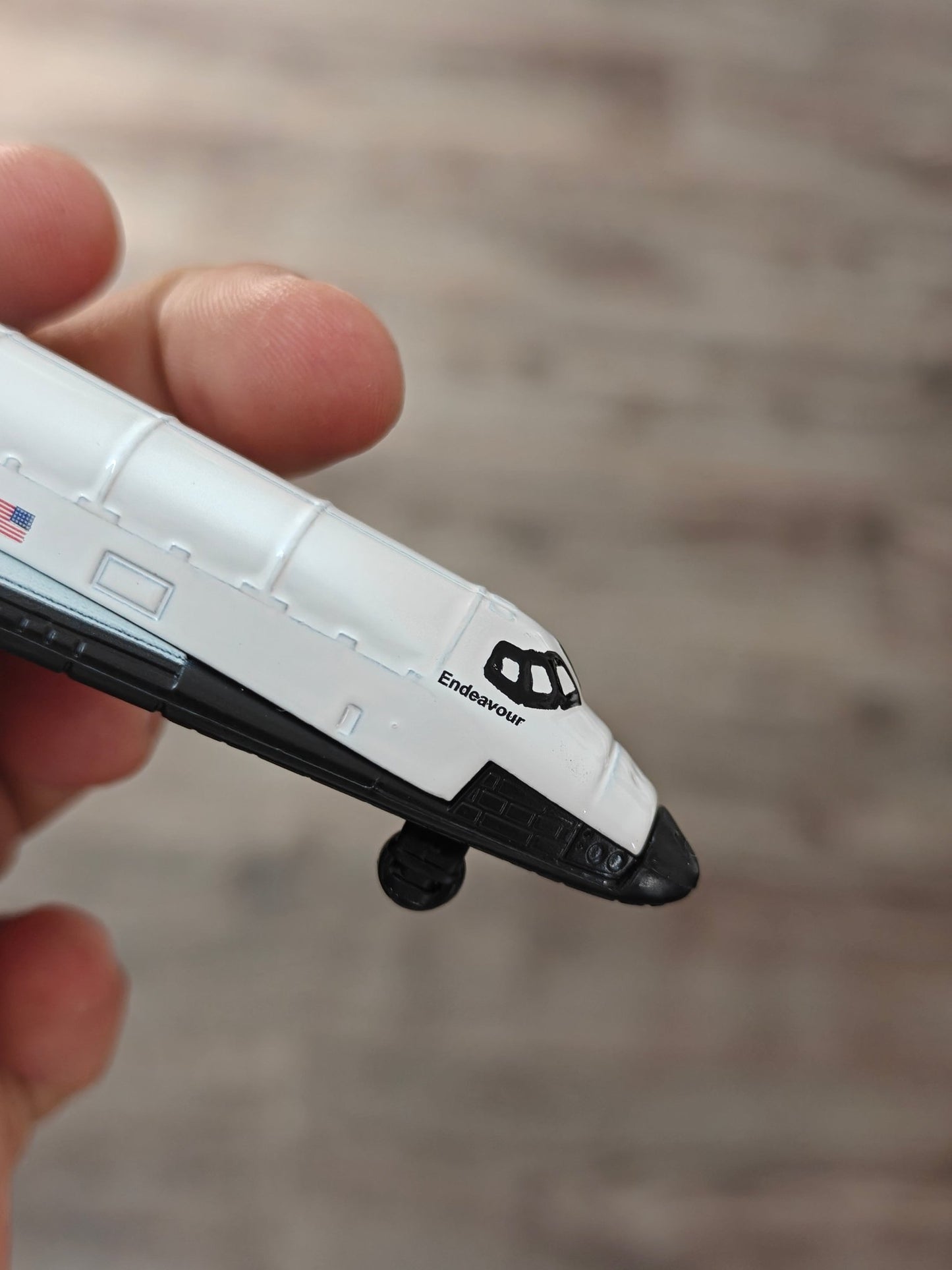 Matchbox Space Shuttle Orbiter (Uncarded - New) - Kinder Logs