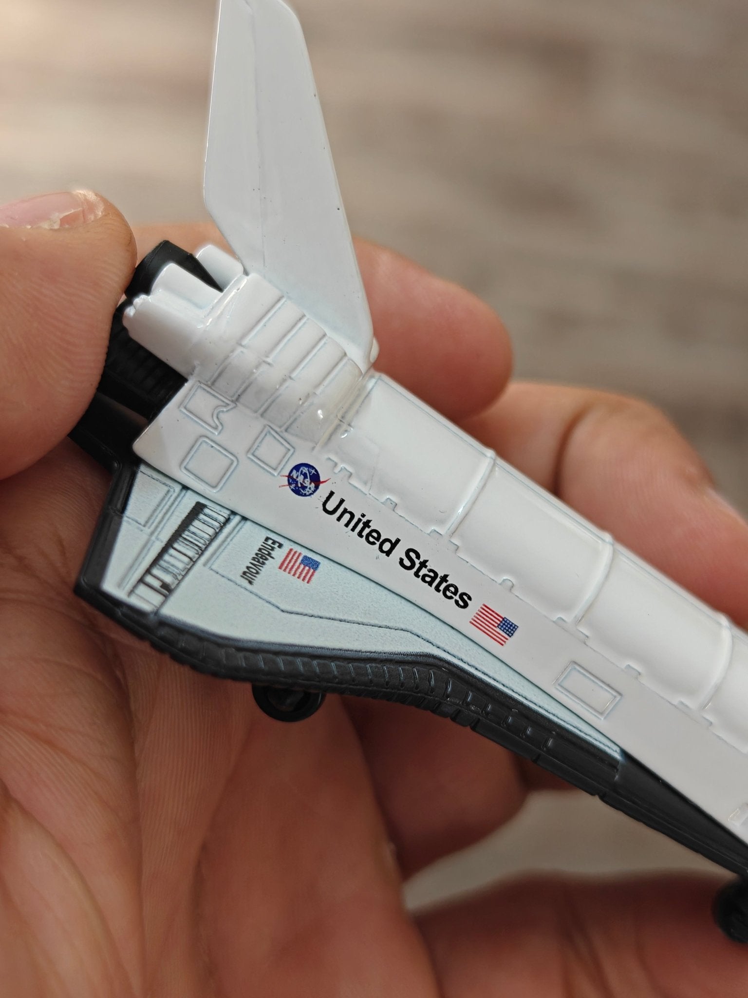Matchbox Space Shuttle Orbiter (Uncarded - New) - Kinder Logs