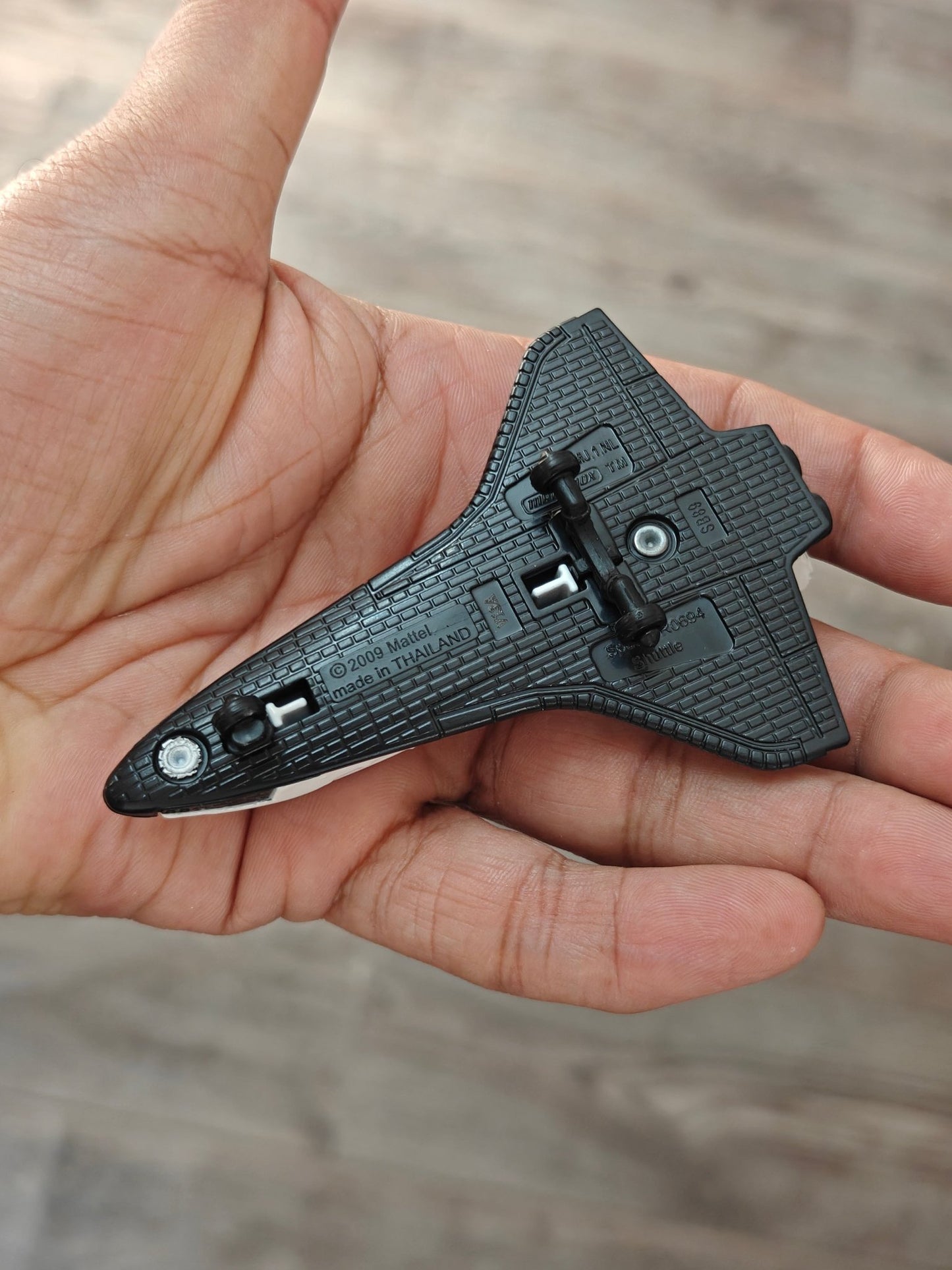 Matchbox Space Shuttle Orbiter (Uncarded - New) - Kinder Logs