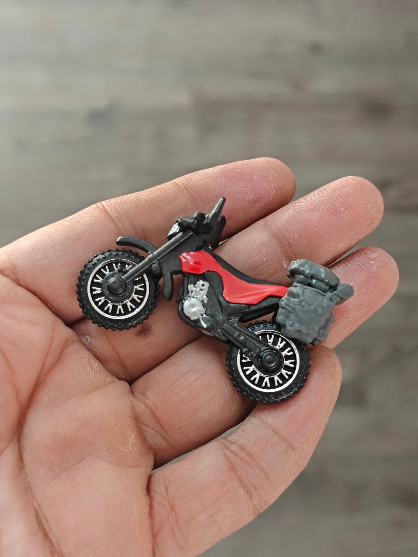 Matchbox Speed Striker Bike - Jurassic World Rebirth (Uncarded) - Kinder Logs
