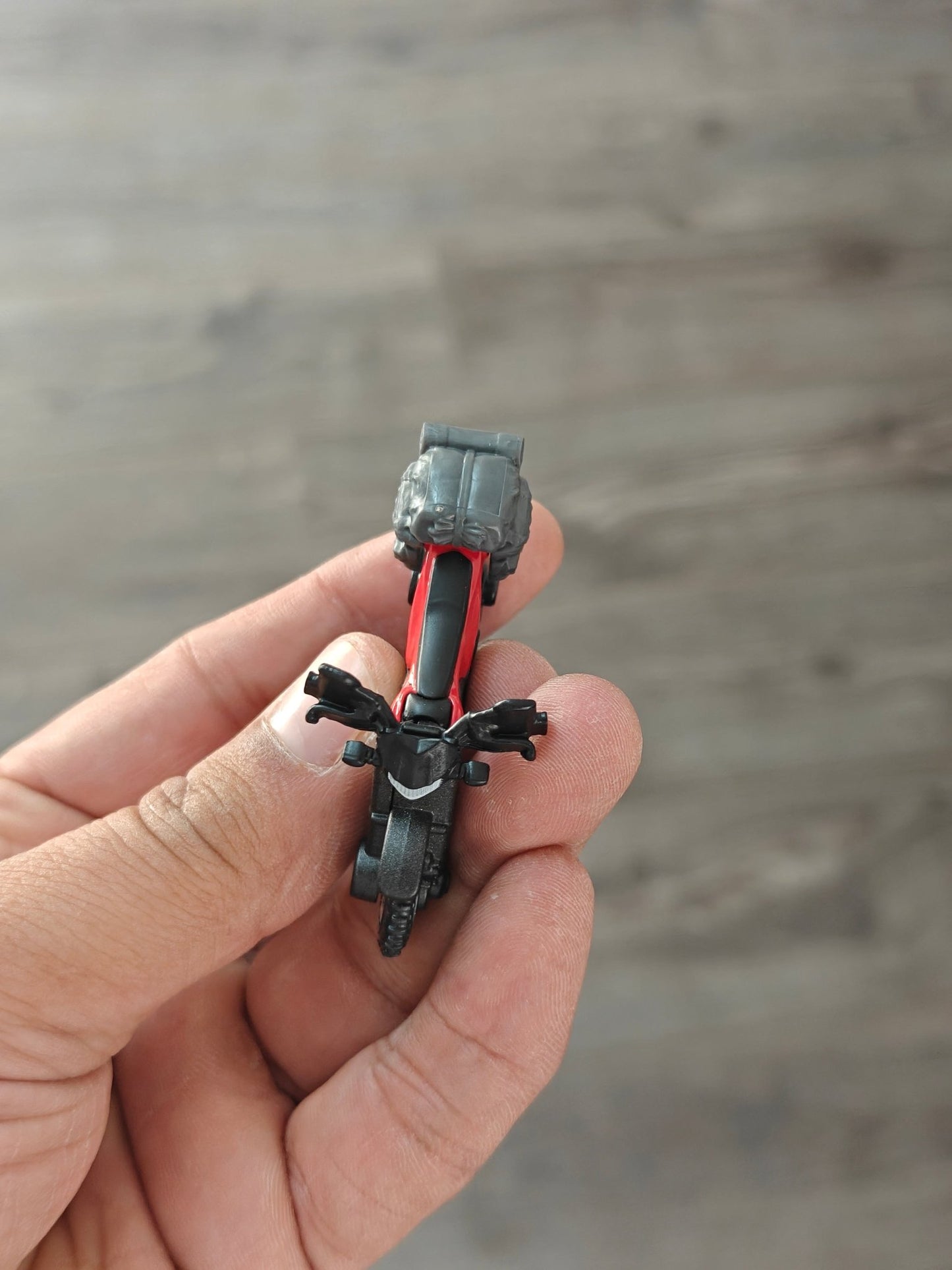 Matchbox Speed Striker Bike - Jurassic World Rebirth (Uncarded) - Kinder Logs
