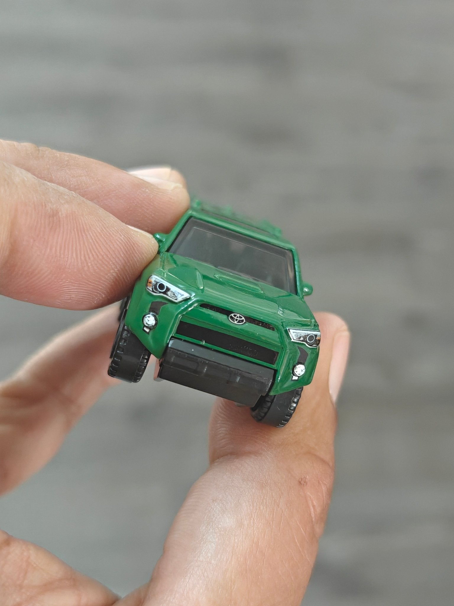 Matchbox Toyota 4Runner - Green (Uncarded - New) - Kinder Logs