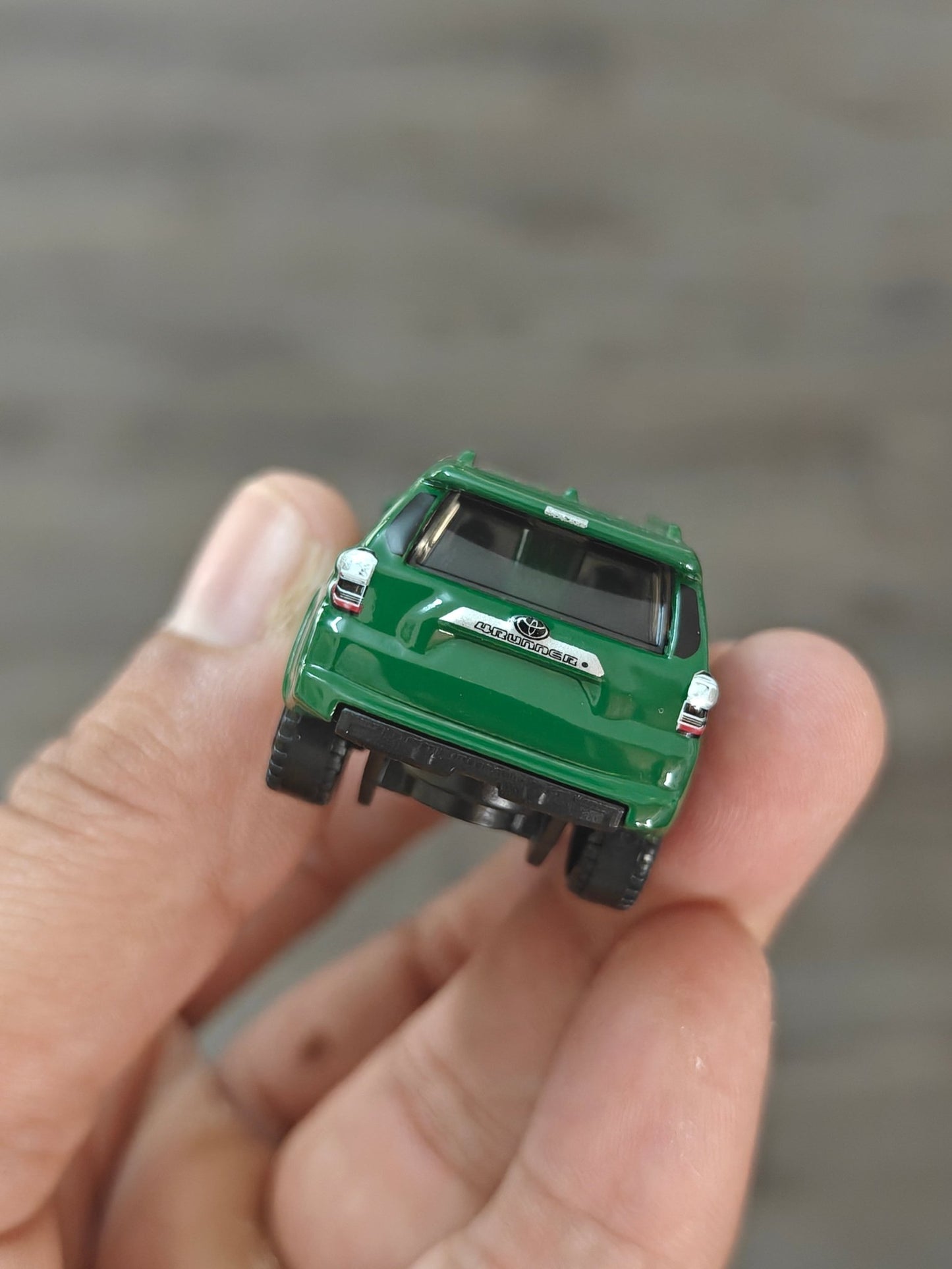 Matchbox Toyota 4Runner - Green (Uncarded - New) - Kinder Logs