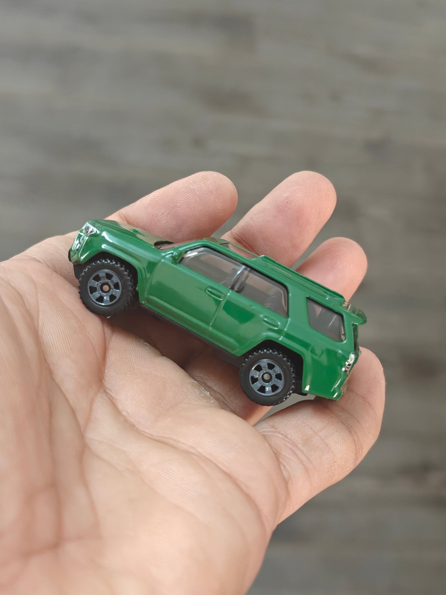 Matchbox Toyota 4Runner - Green (Uncarded - New) - Kinder Logs