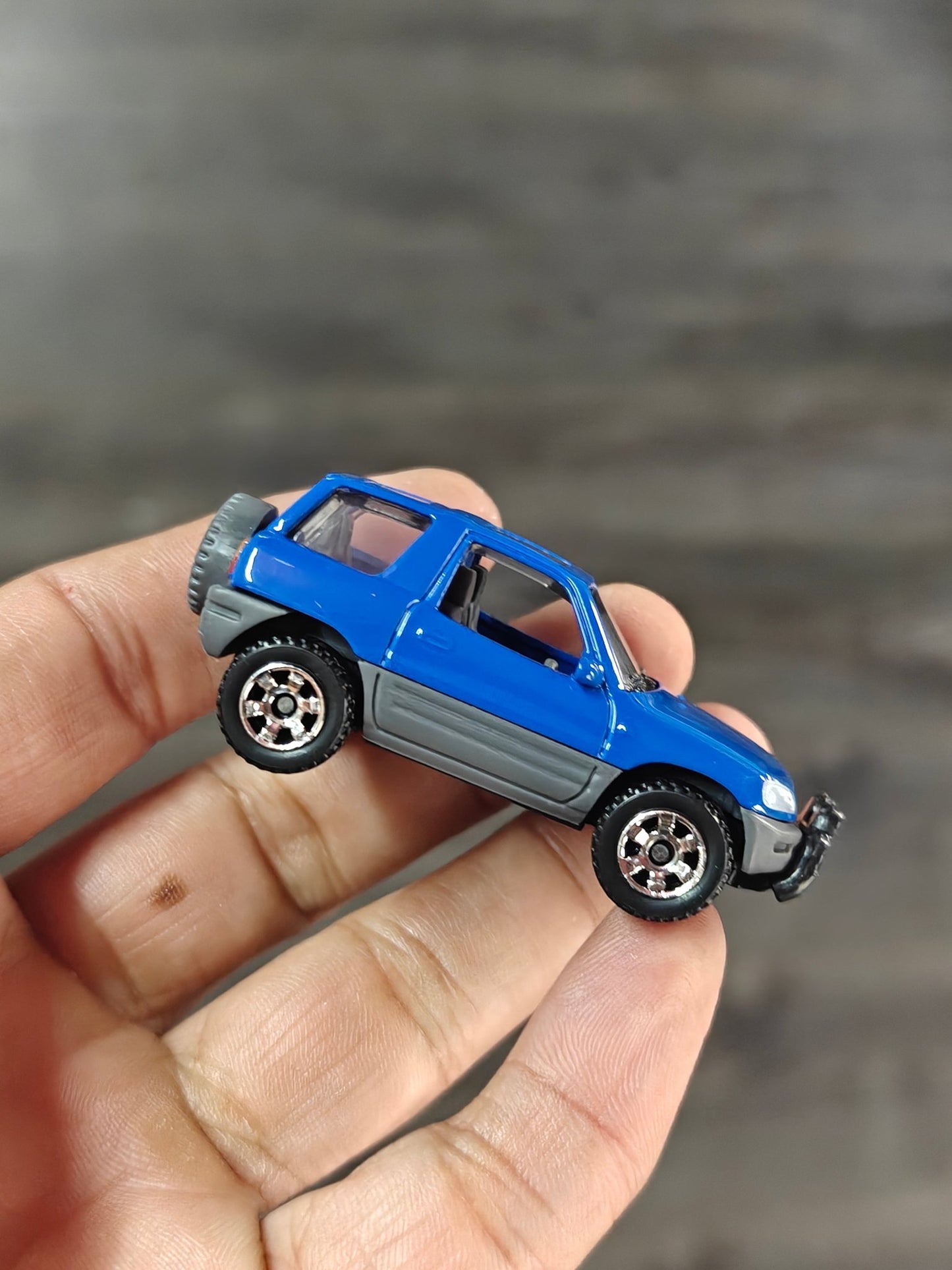 Matchbox Toyota RAV4 Off - Road - Blue (Uncarded - New) - Kinder Logs