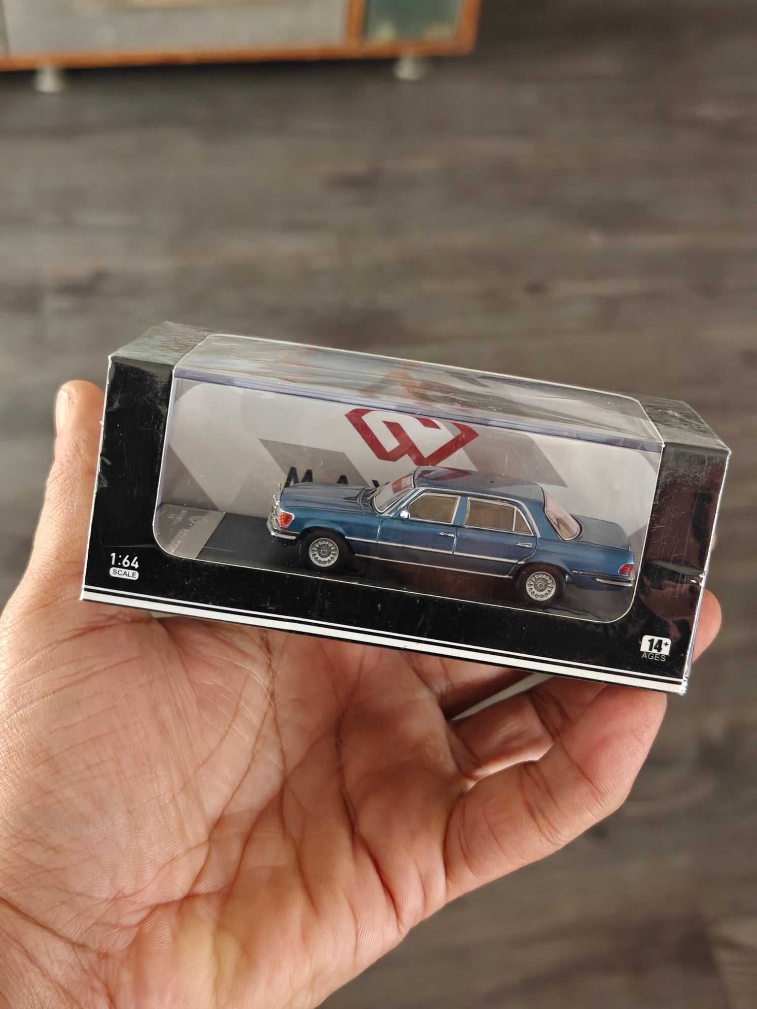 Maxwell 1976 Mercedes - Benz W116 450 SEL 6.9 - Blue (Sealed Box) - Kinder Logs