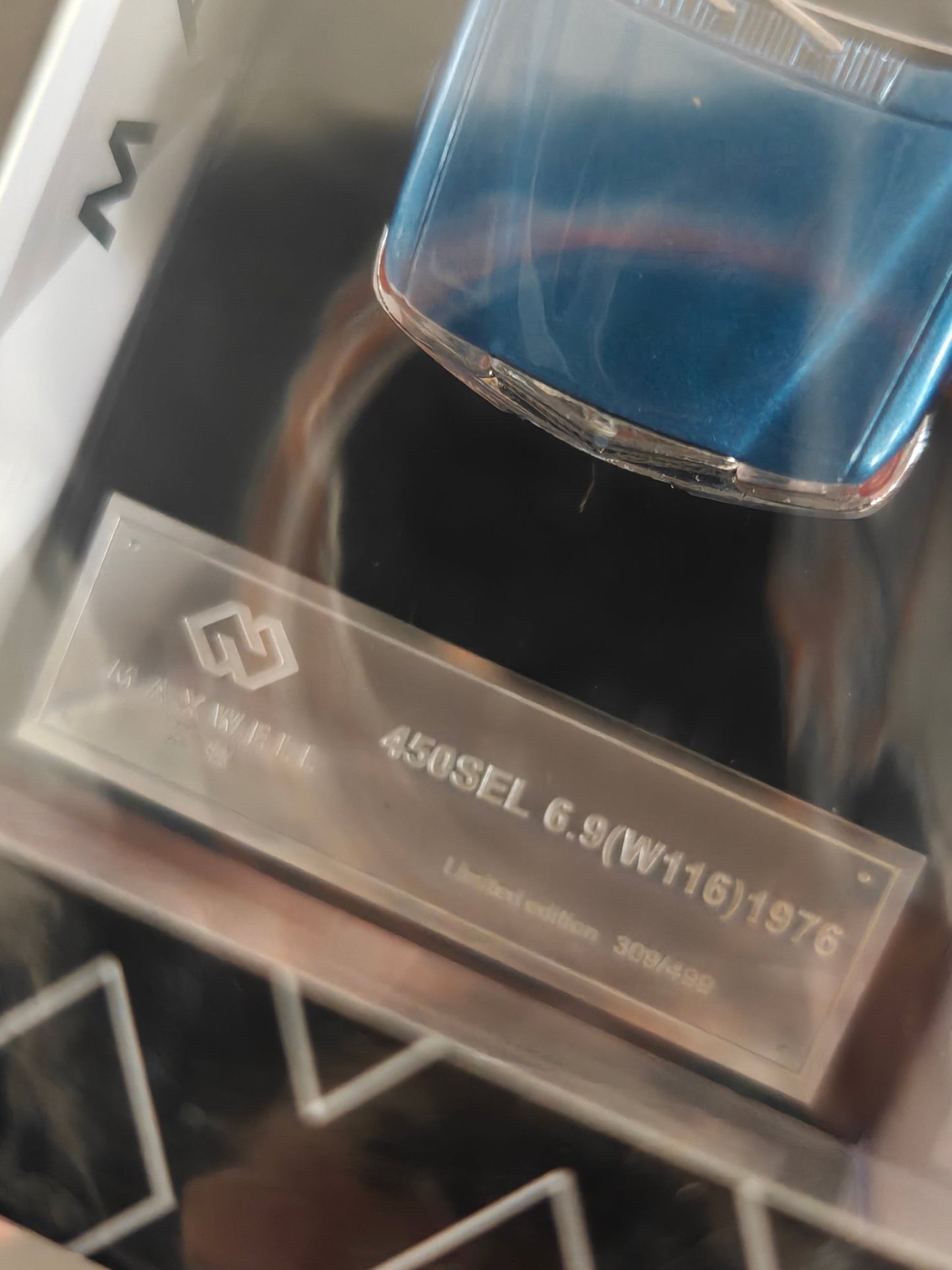 Maxwell 1976 Mercedes - Benz W116 450 SEL 6.9 - Blue (Sealed Box) - Kinder Logs