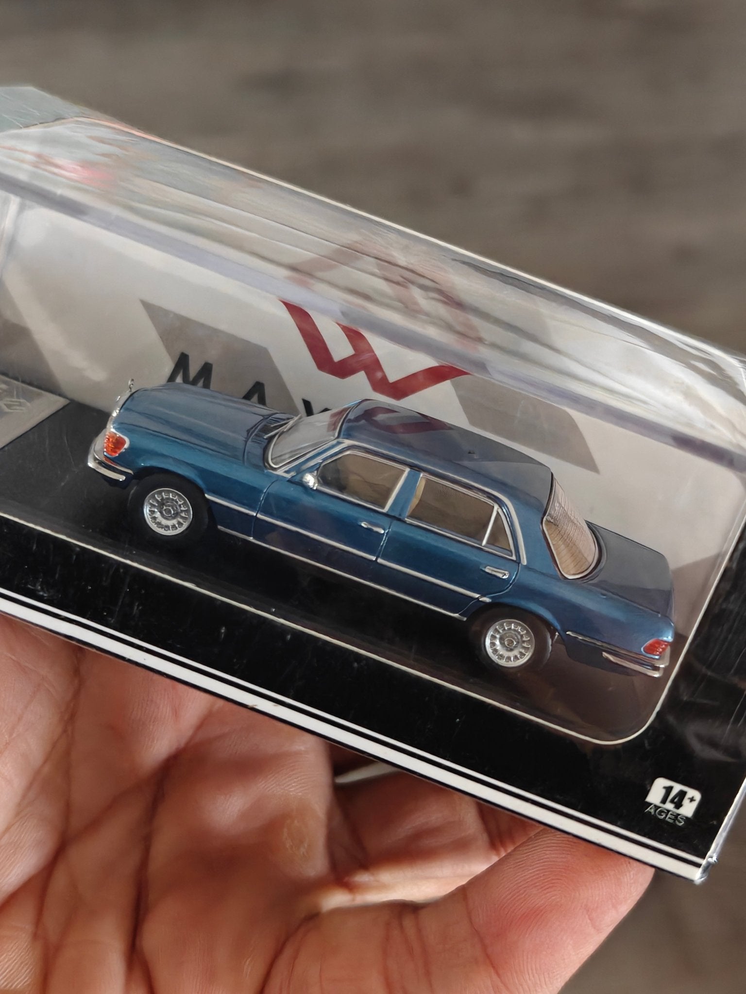 Maxwell 1976 Mercedes - Benz W116 450 SEL 6.9 - Blue (Sealed Box) - Kinder Logs