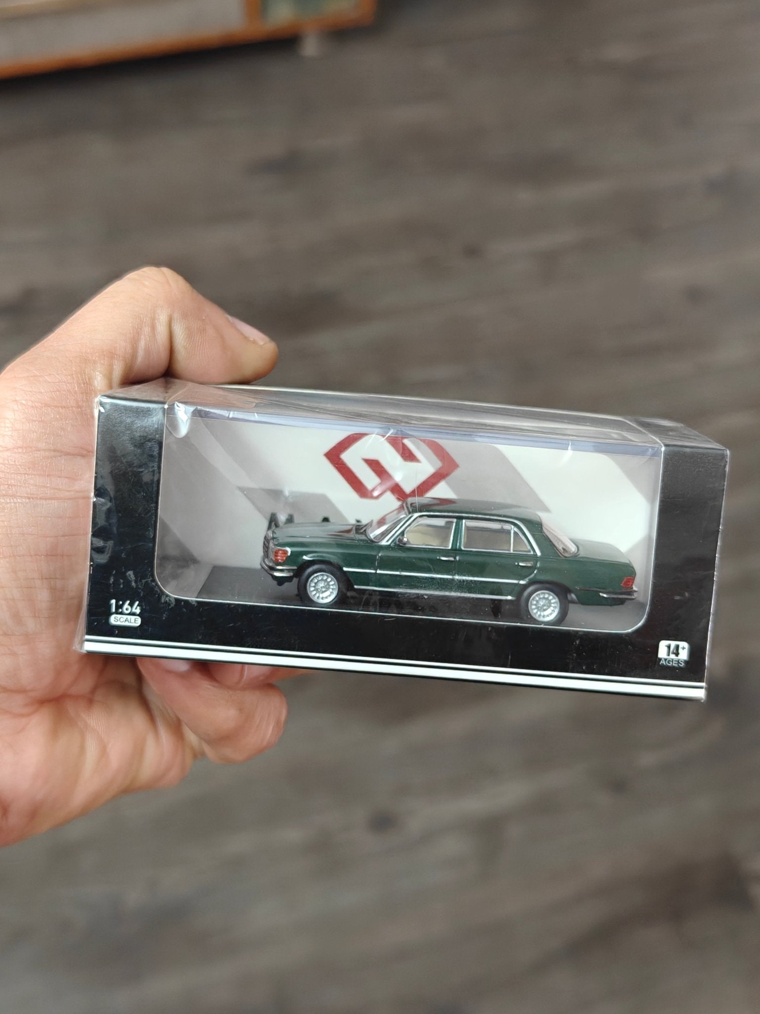 Maxwell 1976 Mercedes - Benz W116 450 SEL 6.9 - Green (Sealed Box) - Kinder Logs