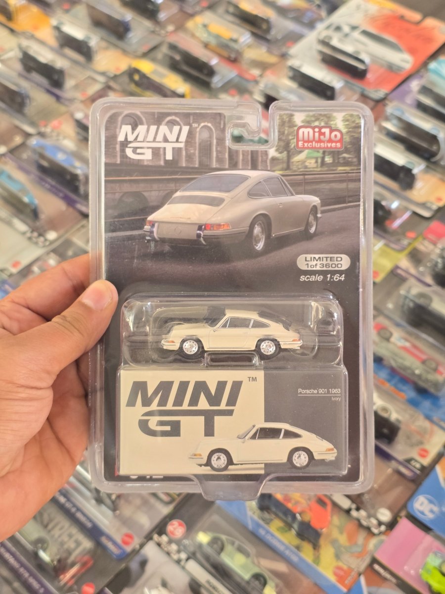 Mini GT 1963 Porsche 901 Ivory - Mijo Exclusives Limited Edition - Kinder Logs