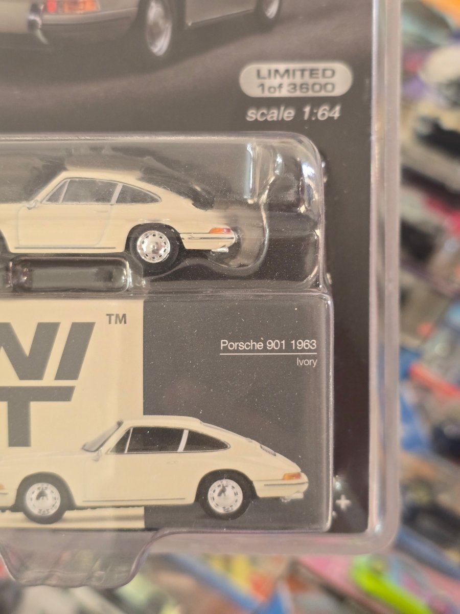Mini GT 1963 Porsche 901 Ivory - Mijo Exclusives Limited Edition - Kinder Logs