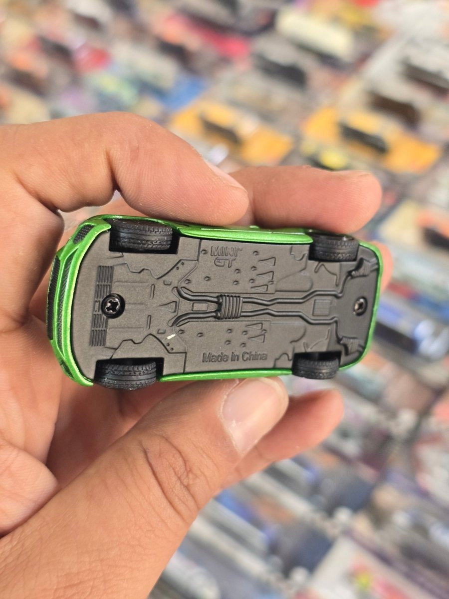Mini GT Bentley Continental GT Speed - Apple Green (Open Box) - Kinder Logs