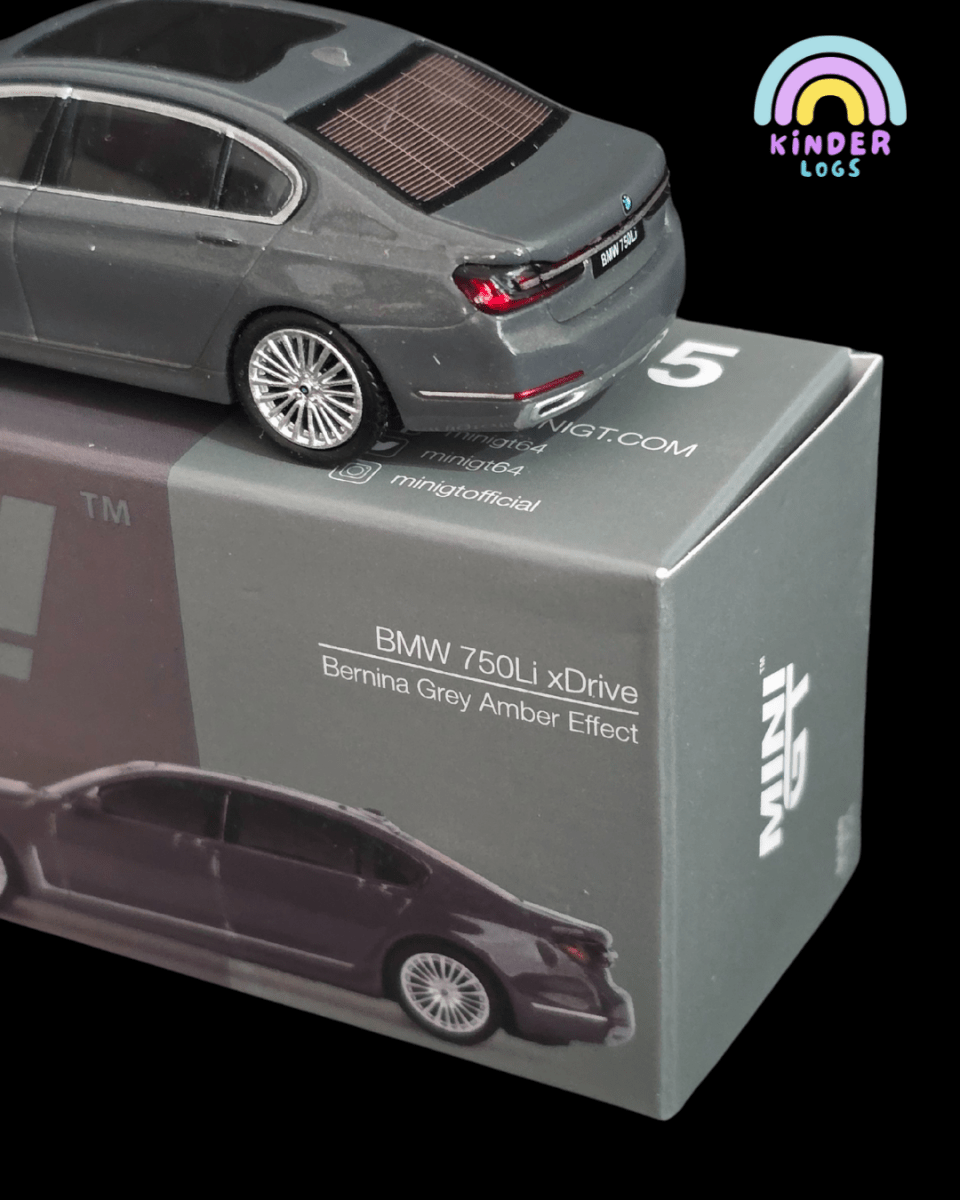 Mini GT BMW 750Li xDrive - Bernina Grey (Open Box) - Kinder Logs