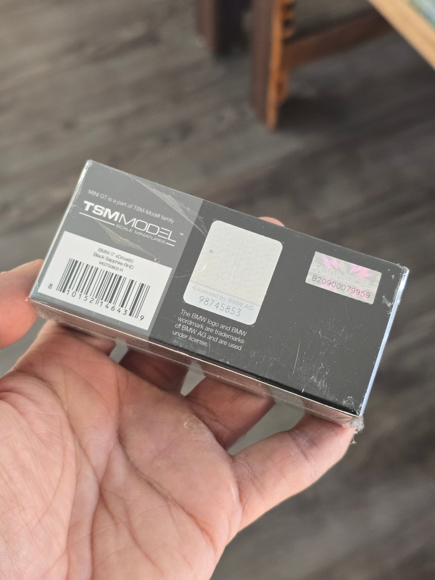 Mini GT BMW i7 xDrive60 (Black Sapphire) - Sealed Box - Kinder Logs