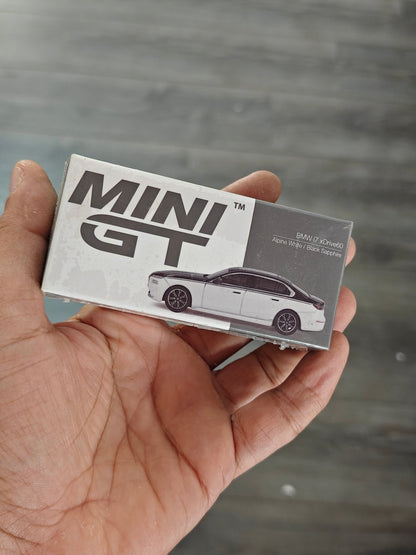Mini GT BMW i7 xDrive60 - White + Black (Sealed Box) - Kinder Logs